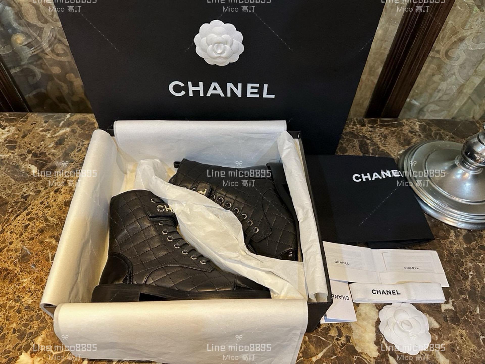 高訂款▫️CHANEL 𝟐𝟑𝐚 經典黑色山羊皮字母機車靴 短靴 35-41