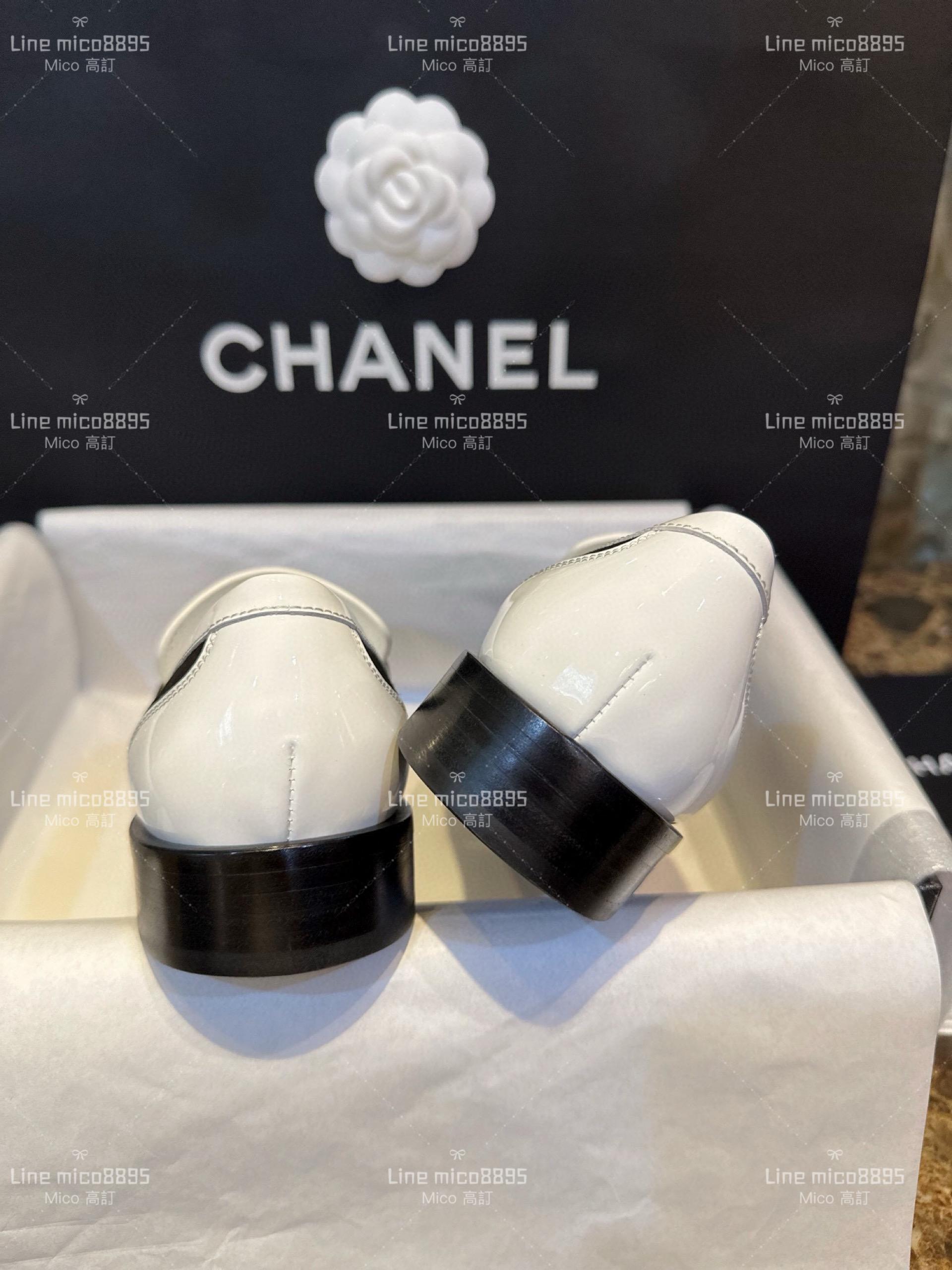 高訂款▫️CHANEL 𝟐𝟐𝐤 黑白圓扣樂福鞋 平底鞋 35-41