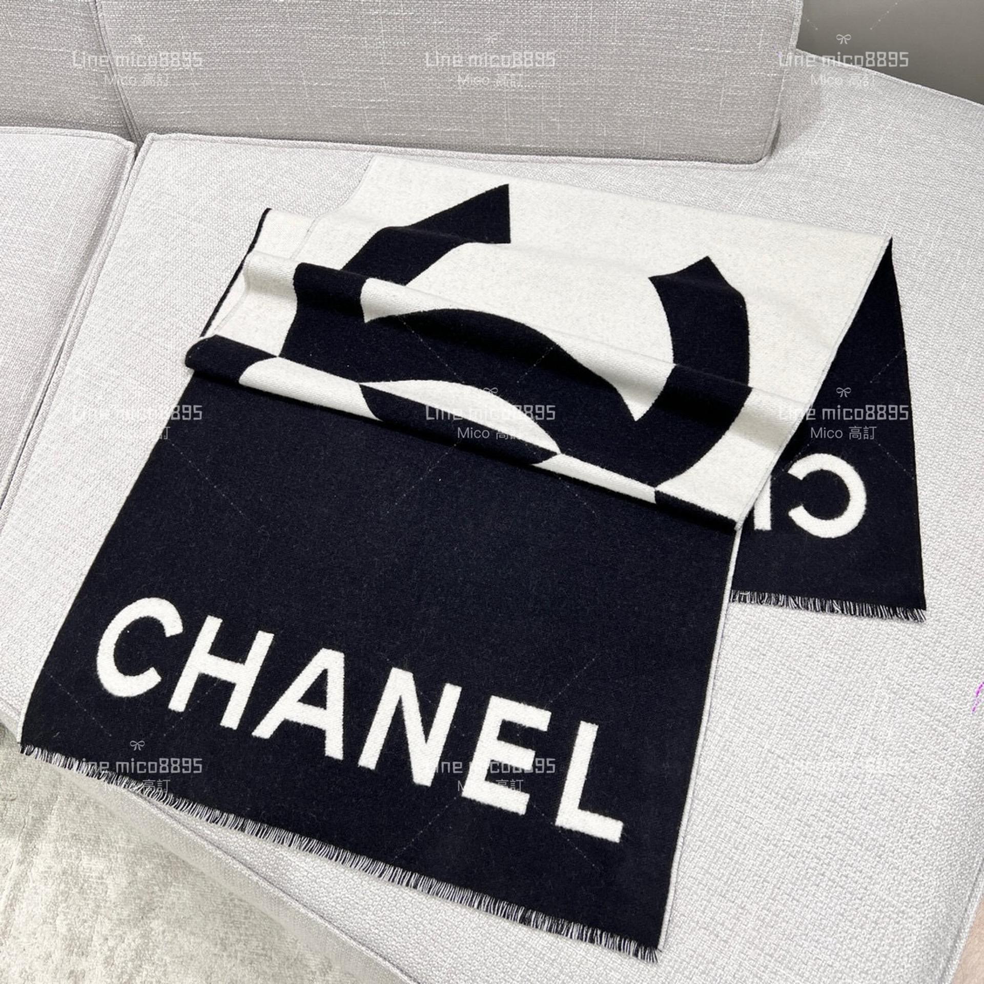 CHANEL 23p 黑白拼接色漸層 山羊絨圍巾 披肩 Size：180x70cm