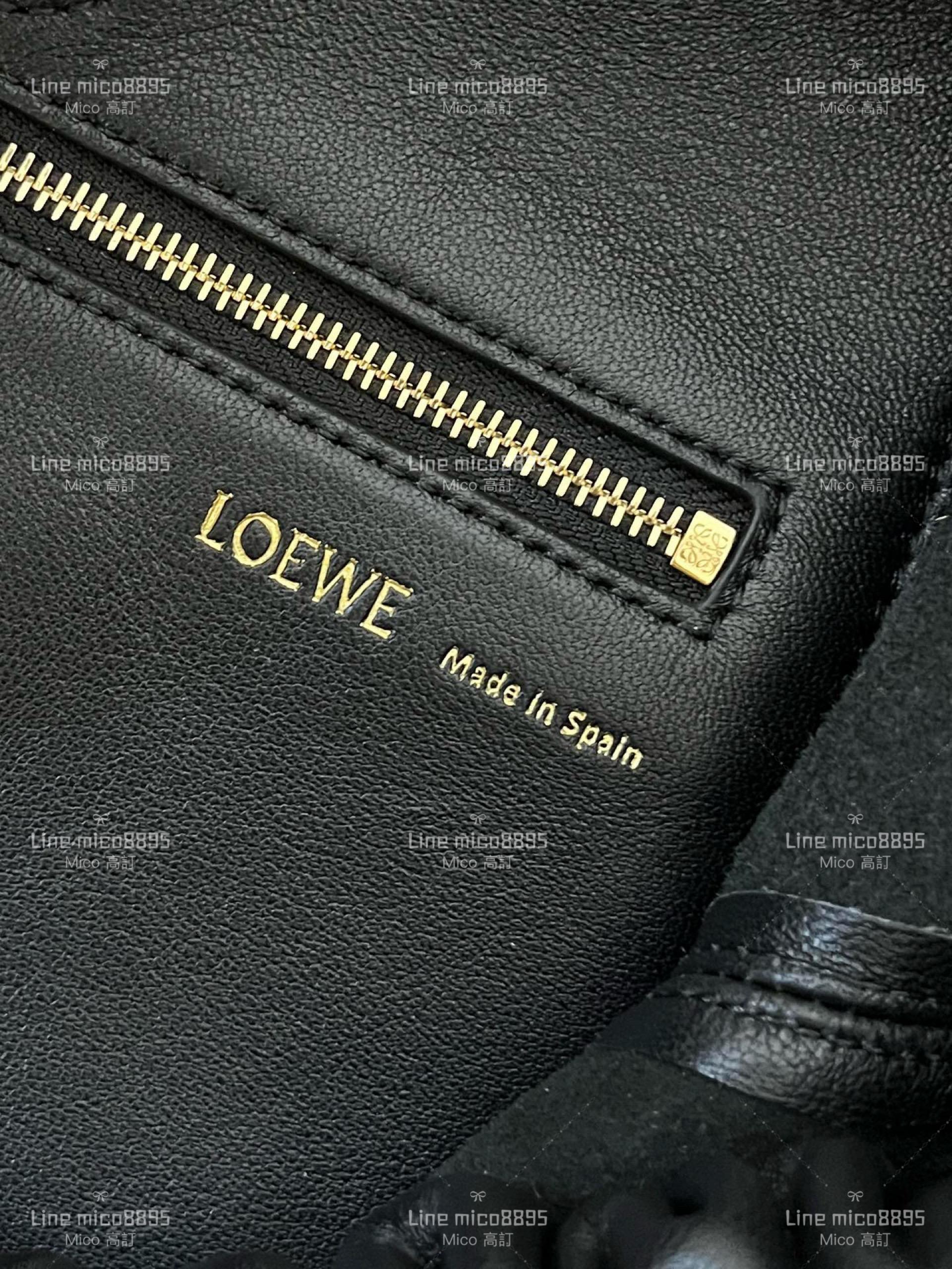 Loewe Squeeze手袋 中號 黑色｜納帕羊皮革 彎月形包口 肩背包 33cm