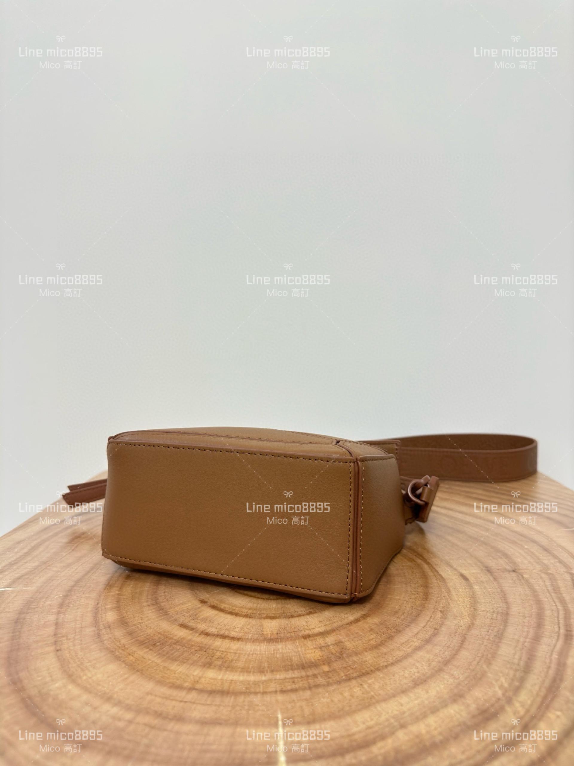 Loewe 經典款 mini puzzle 焦糖色｜寬肩帶斜跨包 手提包 幾何包 18cm