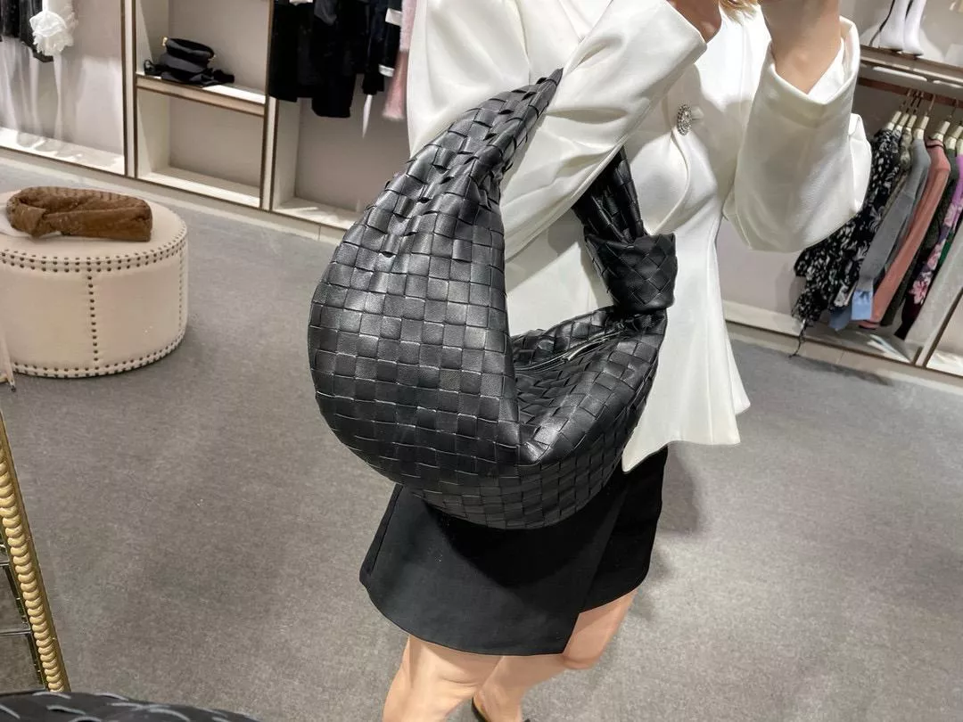 BV BOTTEGA VENETA Black Teen Jodie Bag 中號/36cm 小羊皮編織包/打結包/手提包