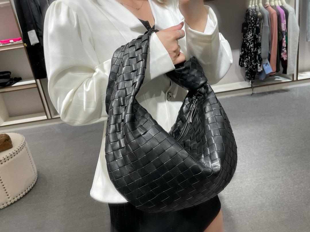 BV BOTTEGA VENETA Black Teen Jodie Bag 中號/36cm 小羊皮編織包/打結包/手提包