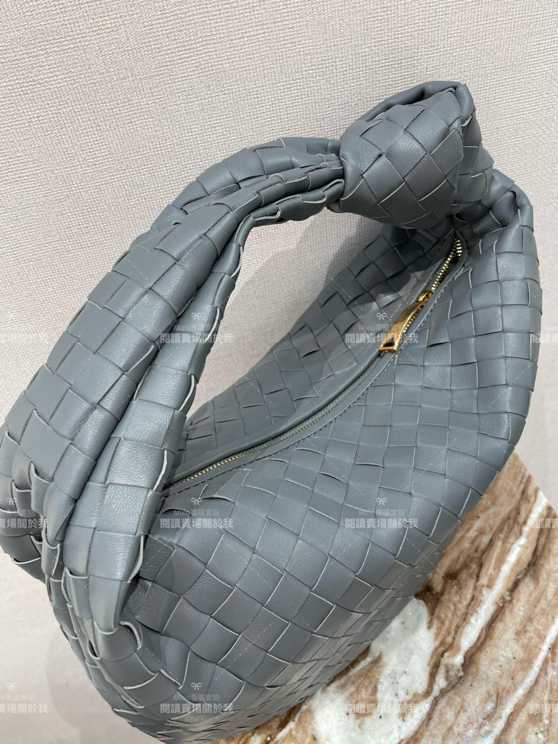 BV BOTTEGA VENETA 深灰 Teen Jodie Bag 中號/36cm 小羊皮編織包/打結包/手提包