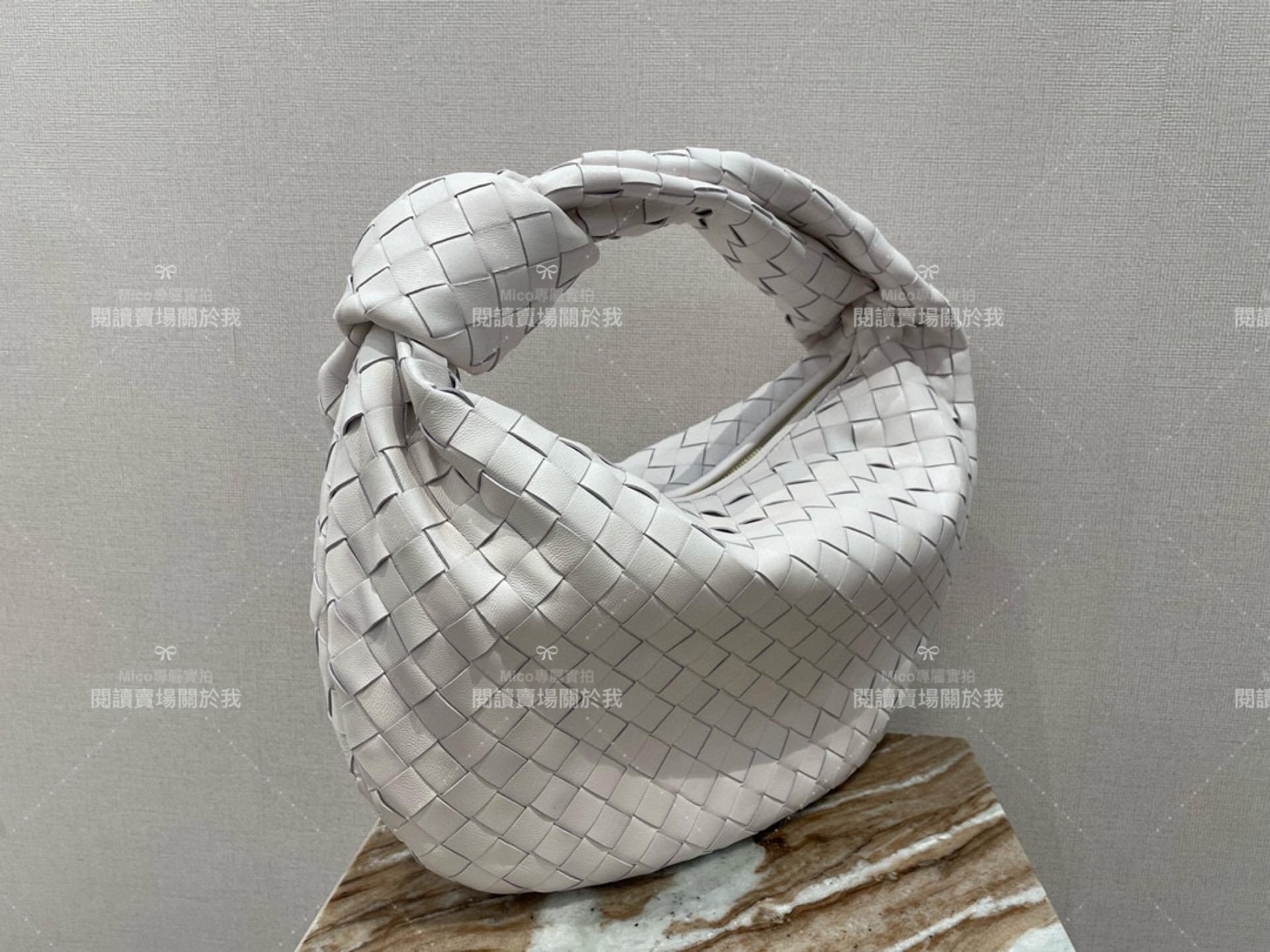 BV BOTTEGA VENETA 白色 Teen Jodie Bag 中號/36cm 小羊皮編織包/打結包/手提包