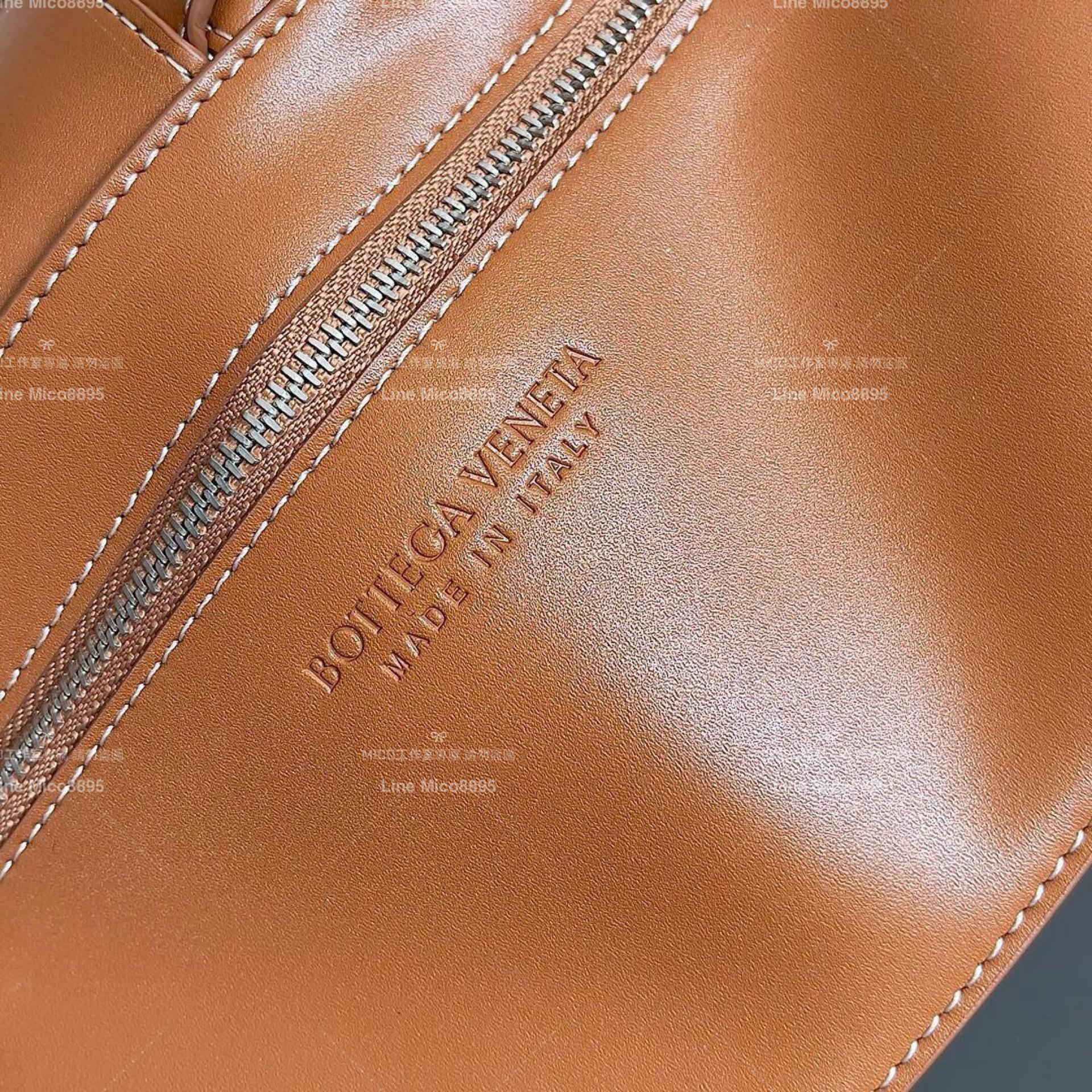 BV BOTTEGA VENETA 焦糖明線款 牛皮Cassette斜跨包 23cm
