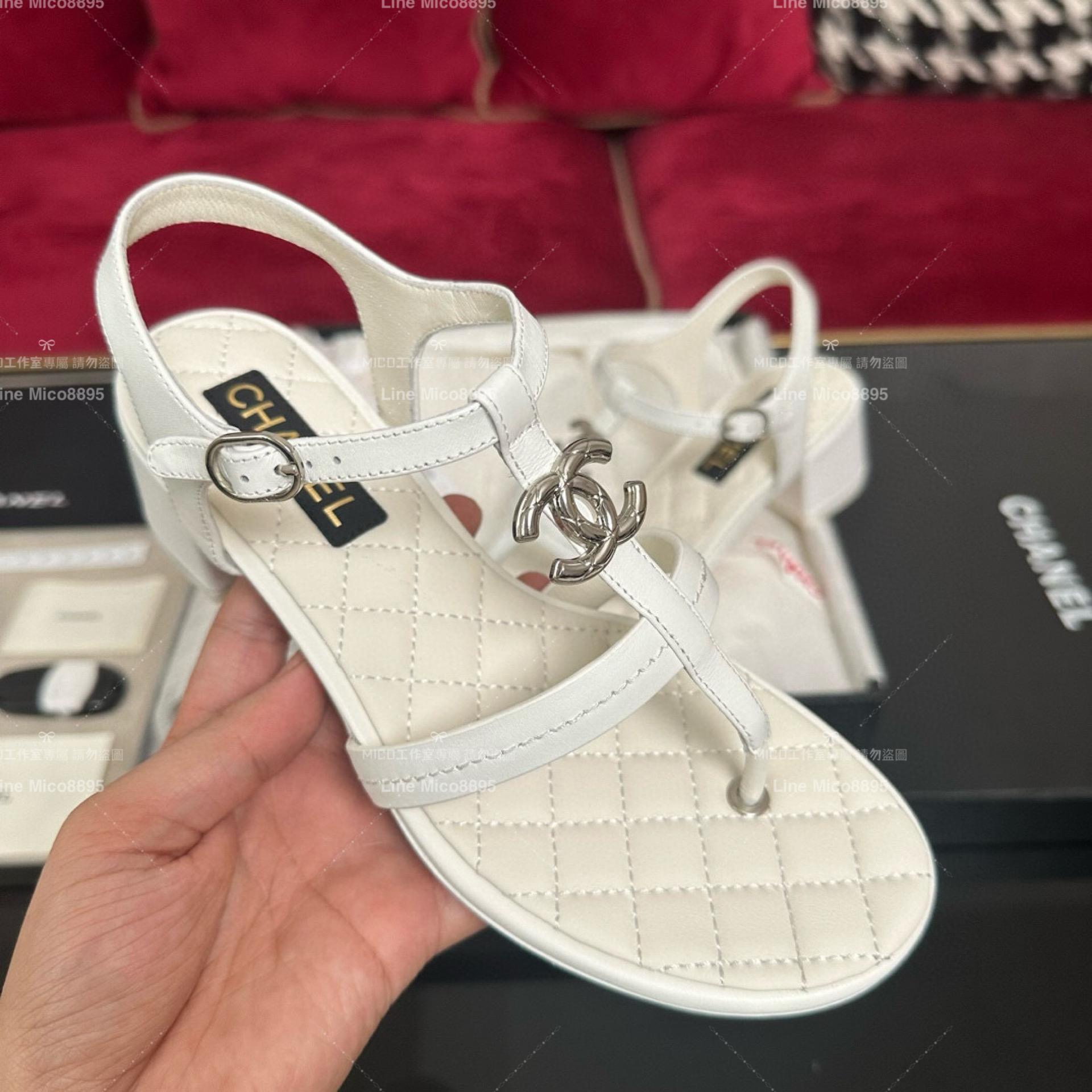 Chanel 香奈兒 春夏雙C銀釦夾腳涼鞋 白色 35-40