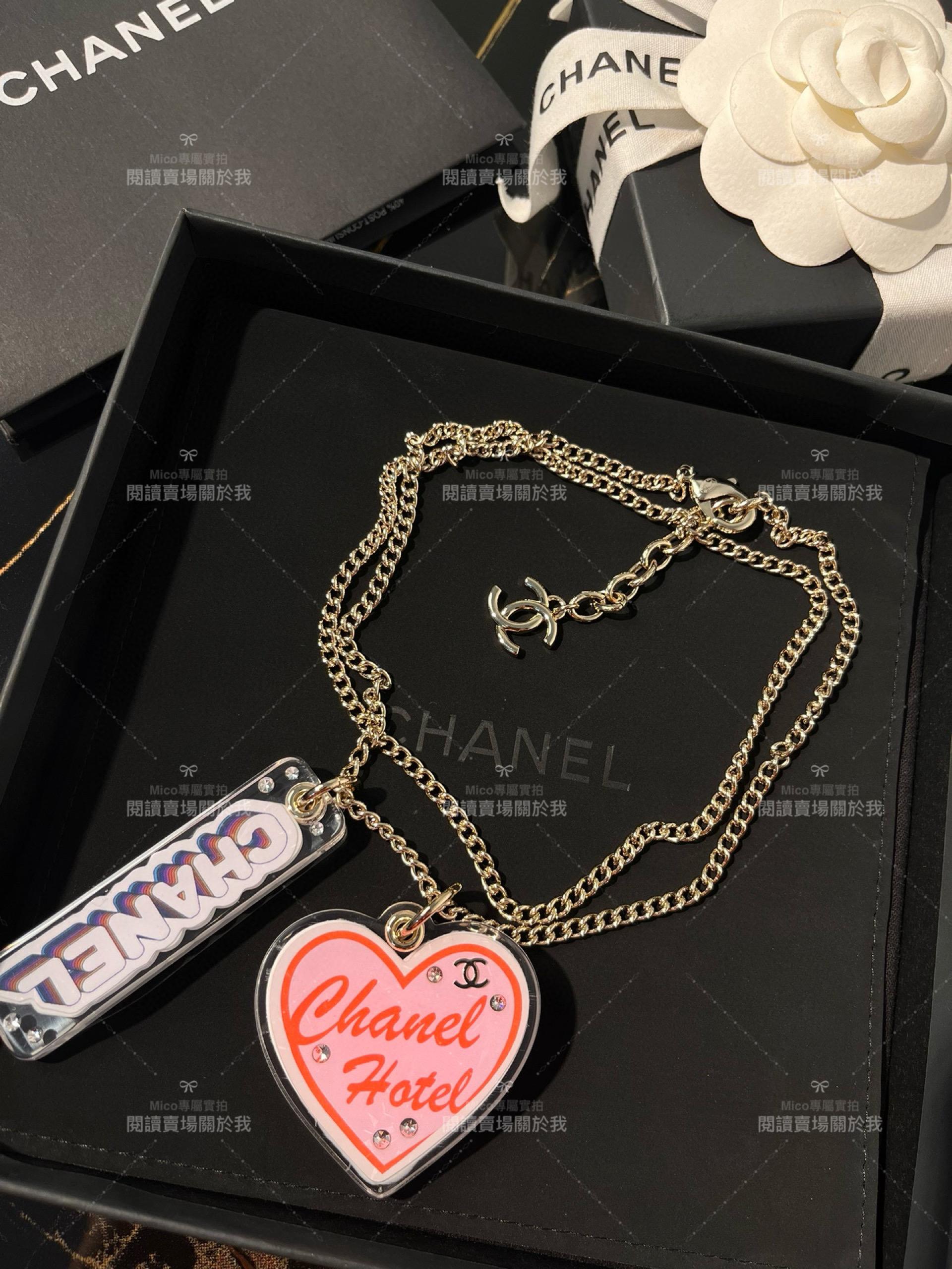 CHANEL 亞克力雙配件愛心手繪塗鴉字母項鍊