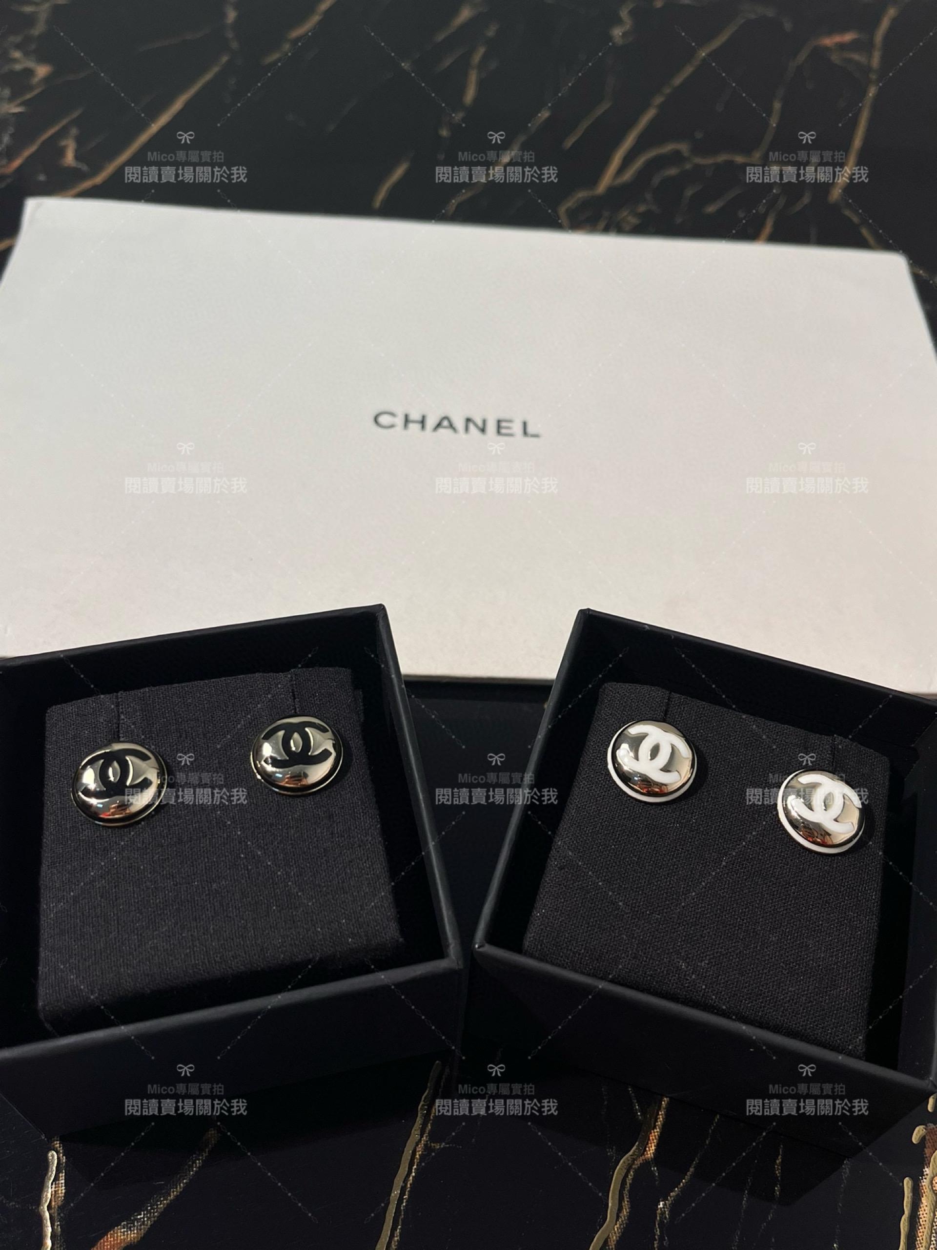 CHANEL mini黑白中古小糖豆金屬雙C黑白熊貓配色方形雙C耳釘 （下單備註顏色）