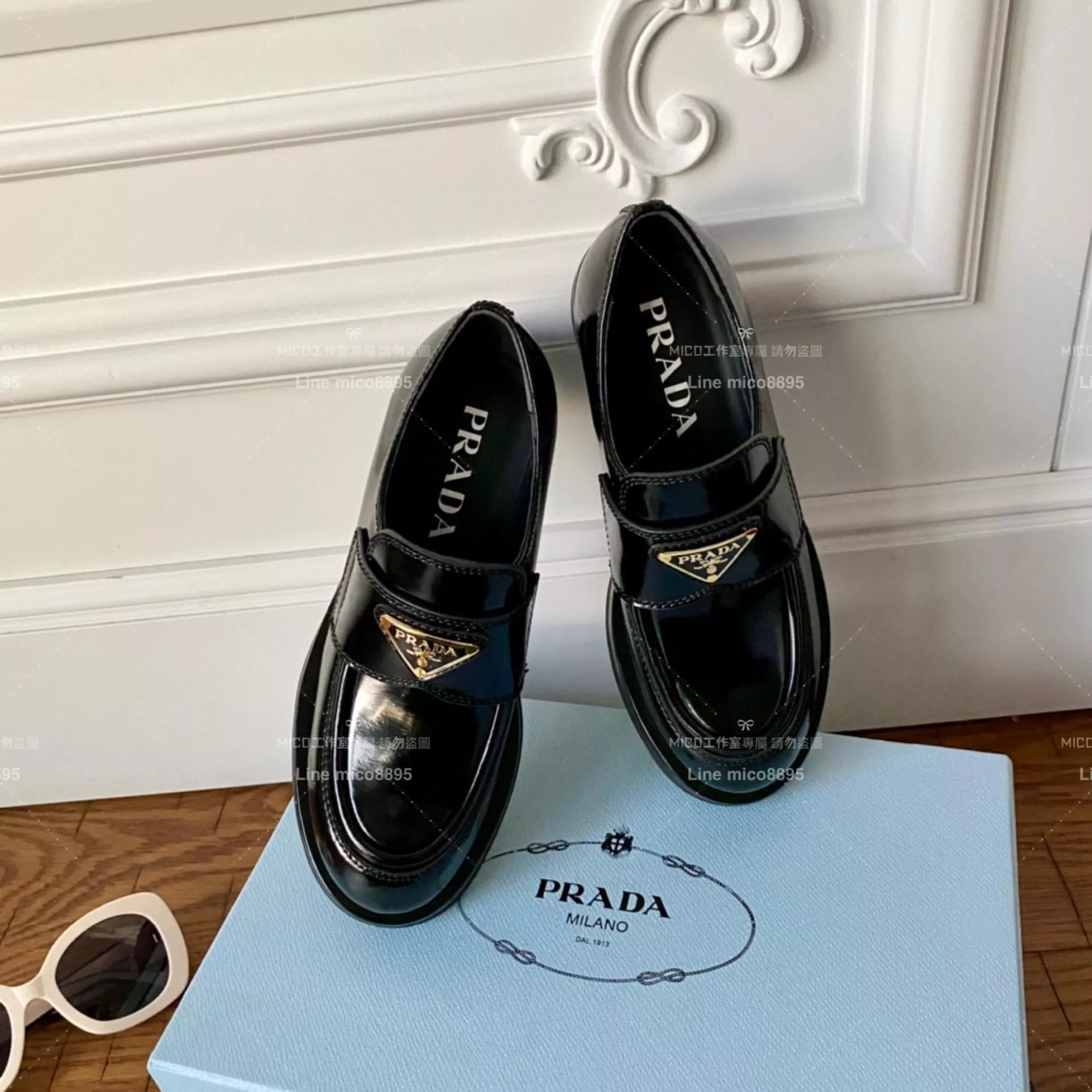 【Prada】復古英倫風格 金色三角金屬標厚底復古樂福鞋 5cm 35-39(可訂製40)