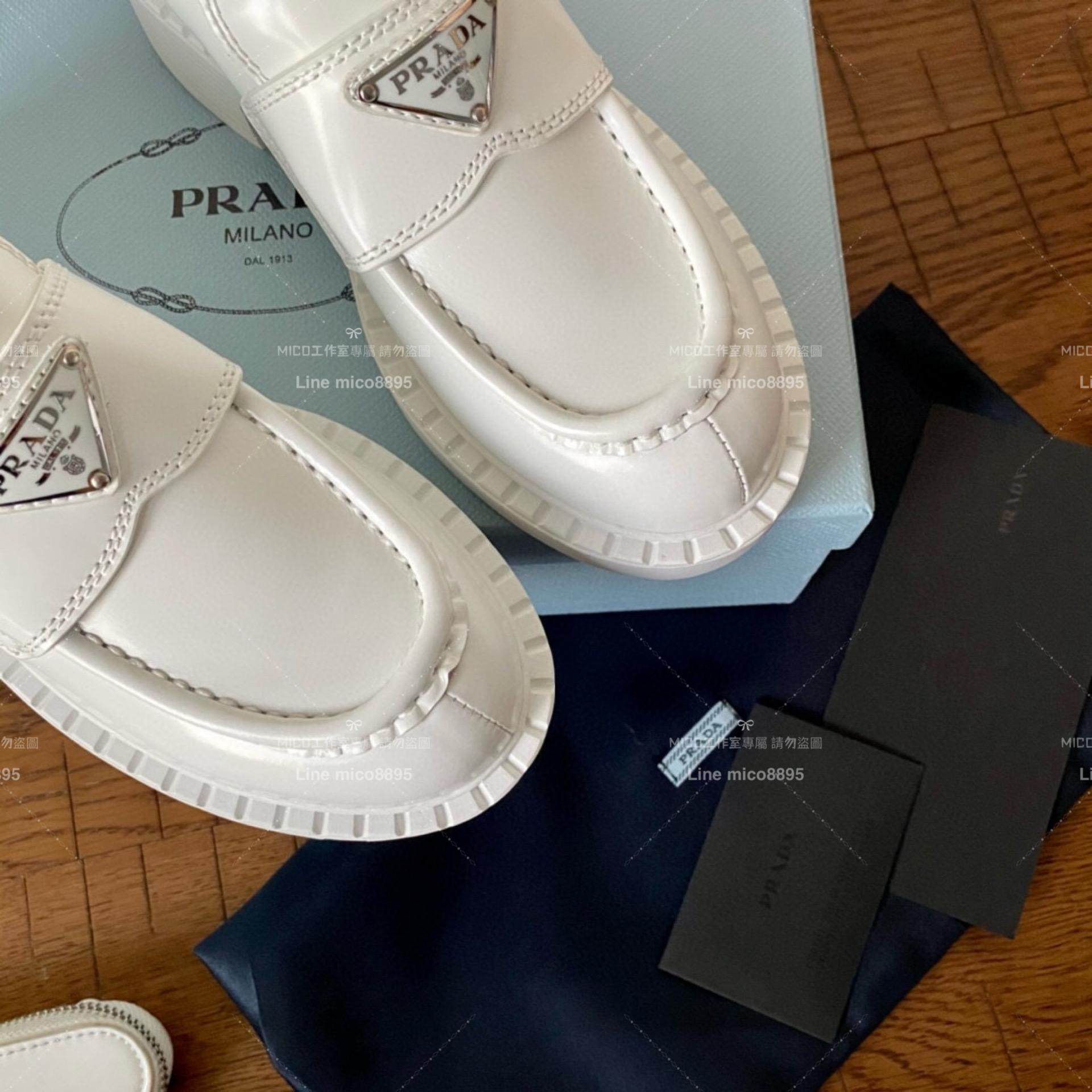 【Prada】復古英倫風格 銀色三角金屬標厚底復古樂福鞋 5cm 35-39(可訂製40)