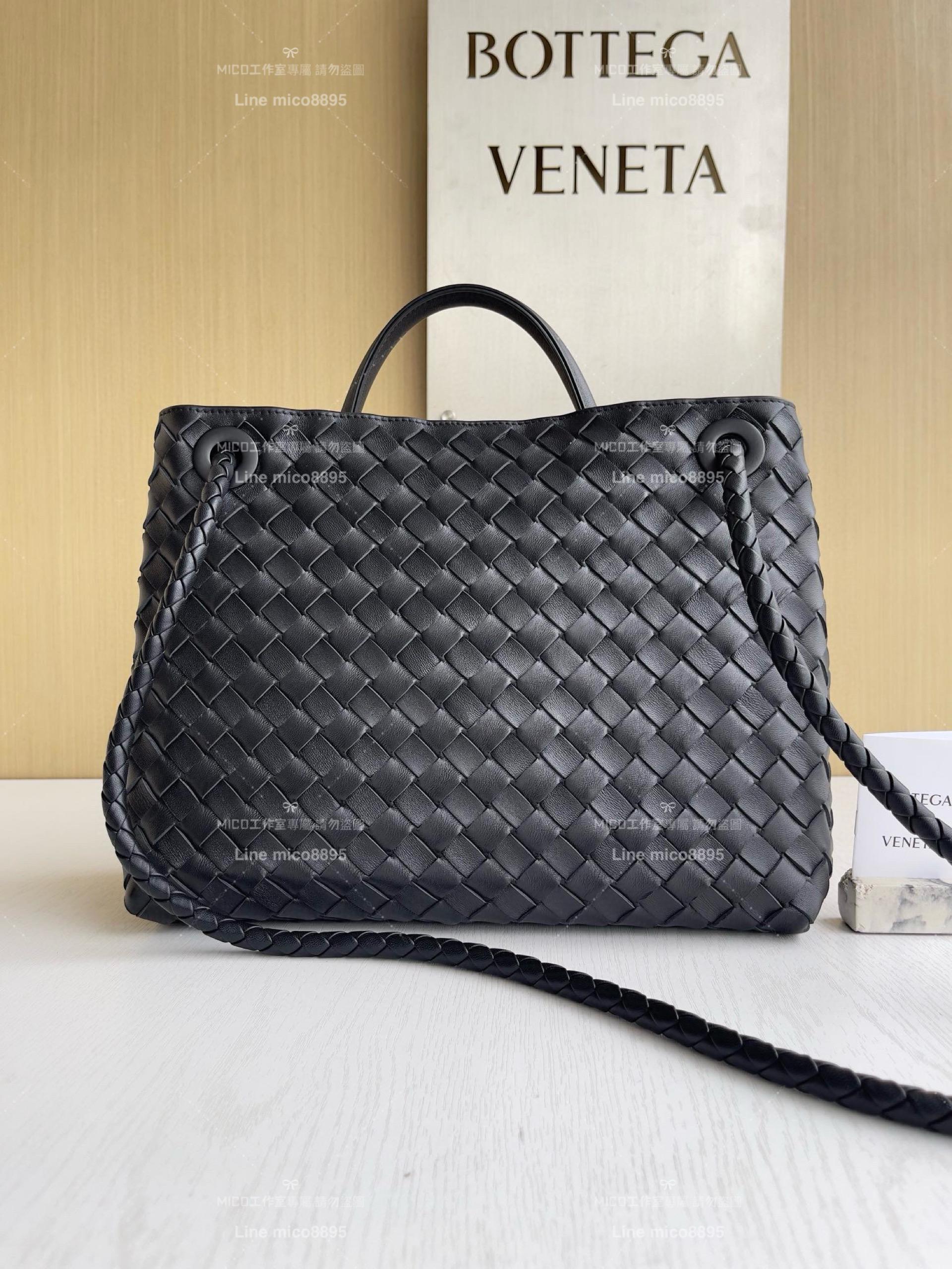 BOTTEGA VENETA 黑色銀釦 BV 編織小羊皮中號Andiamo手提包/肩背包 老錢風穿搭 32.5cm