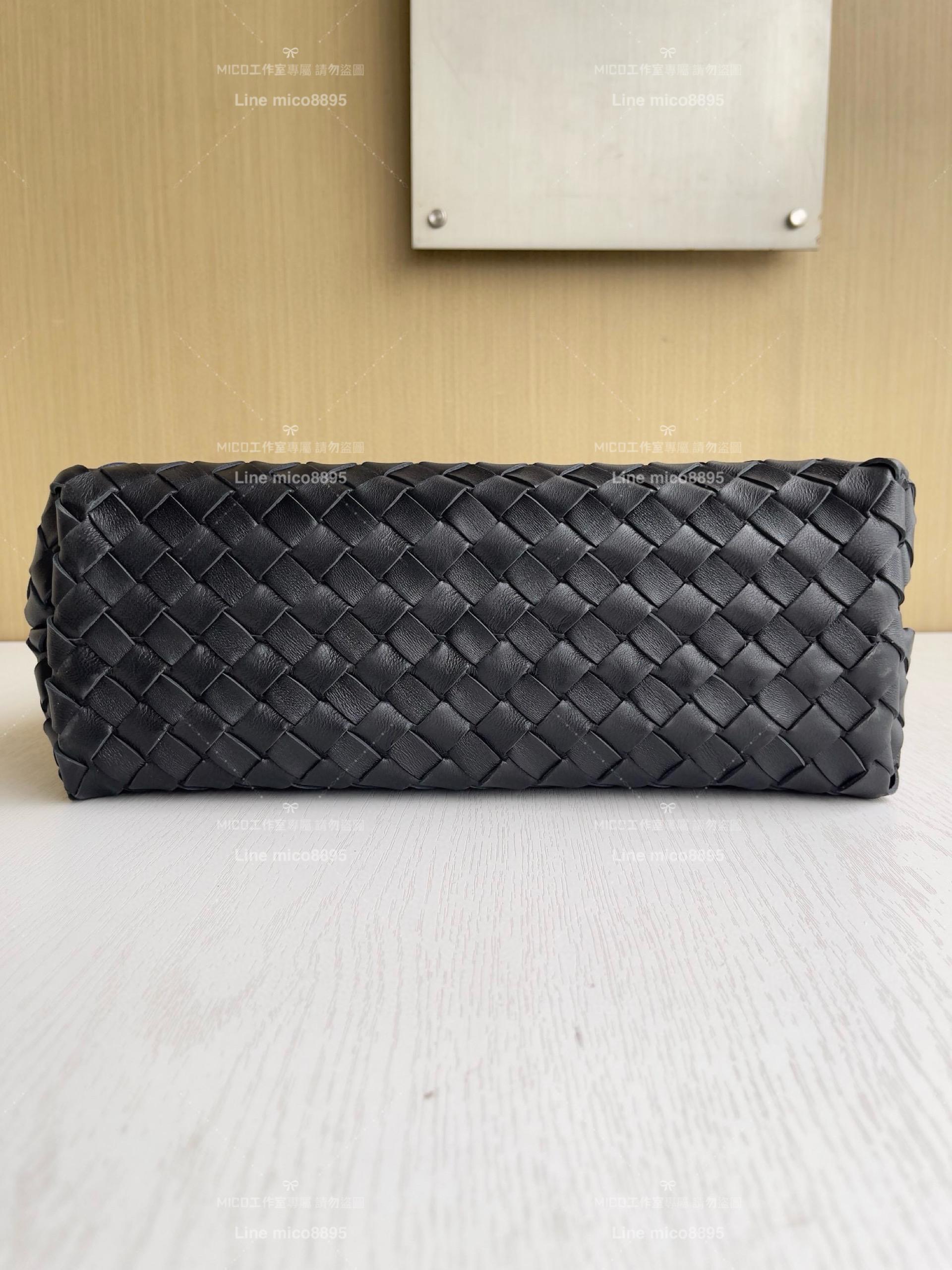 BOTTEGA VENETA 黑色銀釦 BV 編織小羊皮中號Andiamo手提包/肩背包 老錢風穿搭 32.5cm