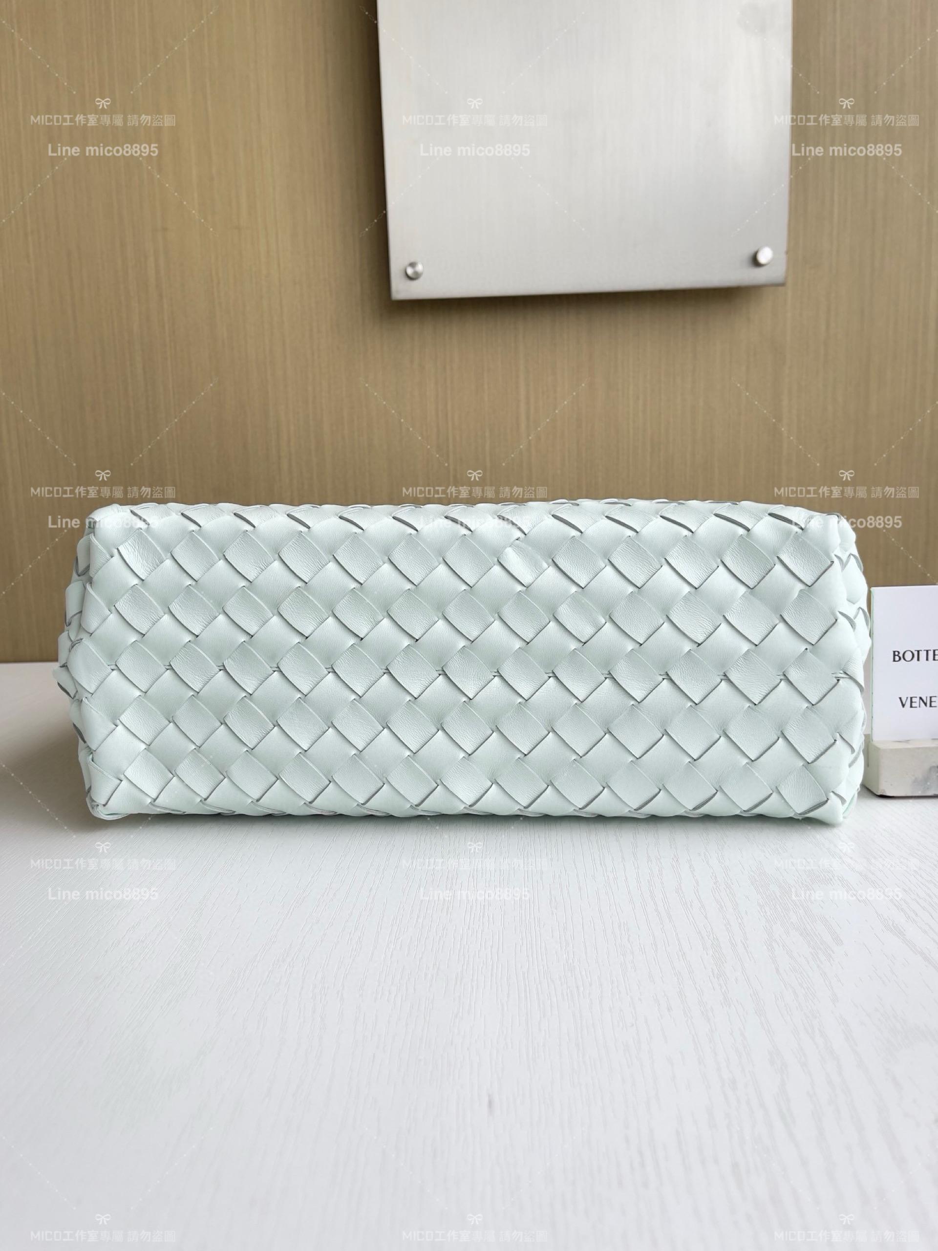 BOTTEGA VENETA BV 冰藍色編織小羊皮中號Andiamo手提包/肩背包 老錢風穿搭 32.5cm