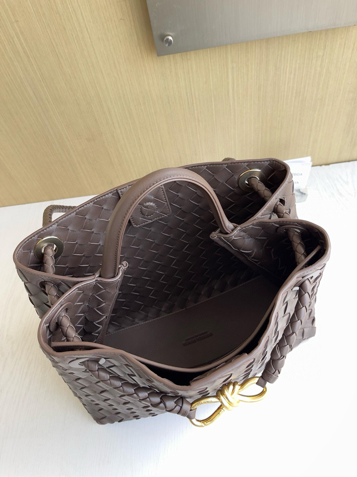 BOTTEGA VENETA BV 糖果棕 編織小羊皮中號Andiamo手提包/肩背包 老錢風穿搭 32.5cm