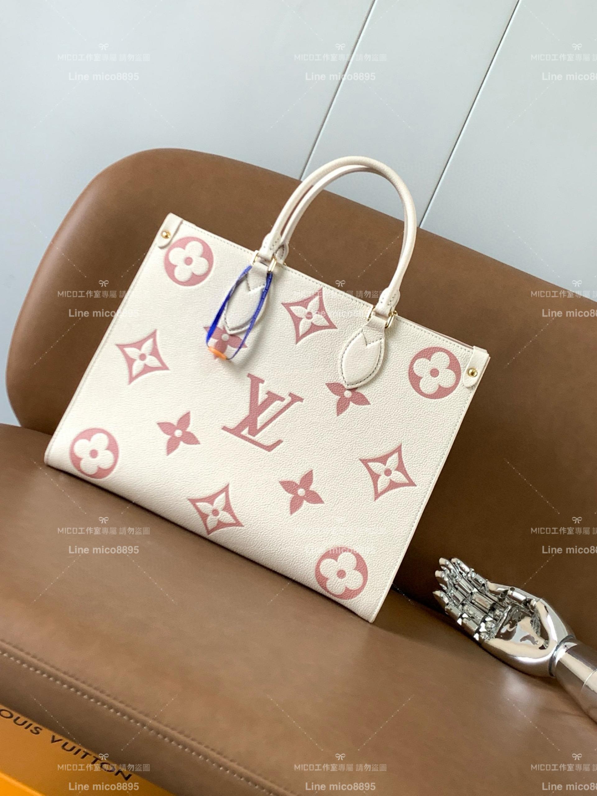 LV 路易威登｜ M21575草莓牛奶絲印款 奶油白色壓紋 中號尺寸 OnTheGo 托特包/手提包 34*26cm