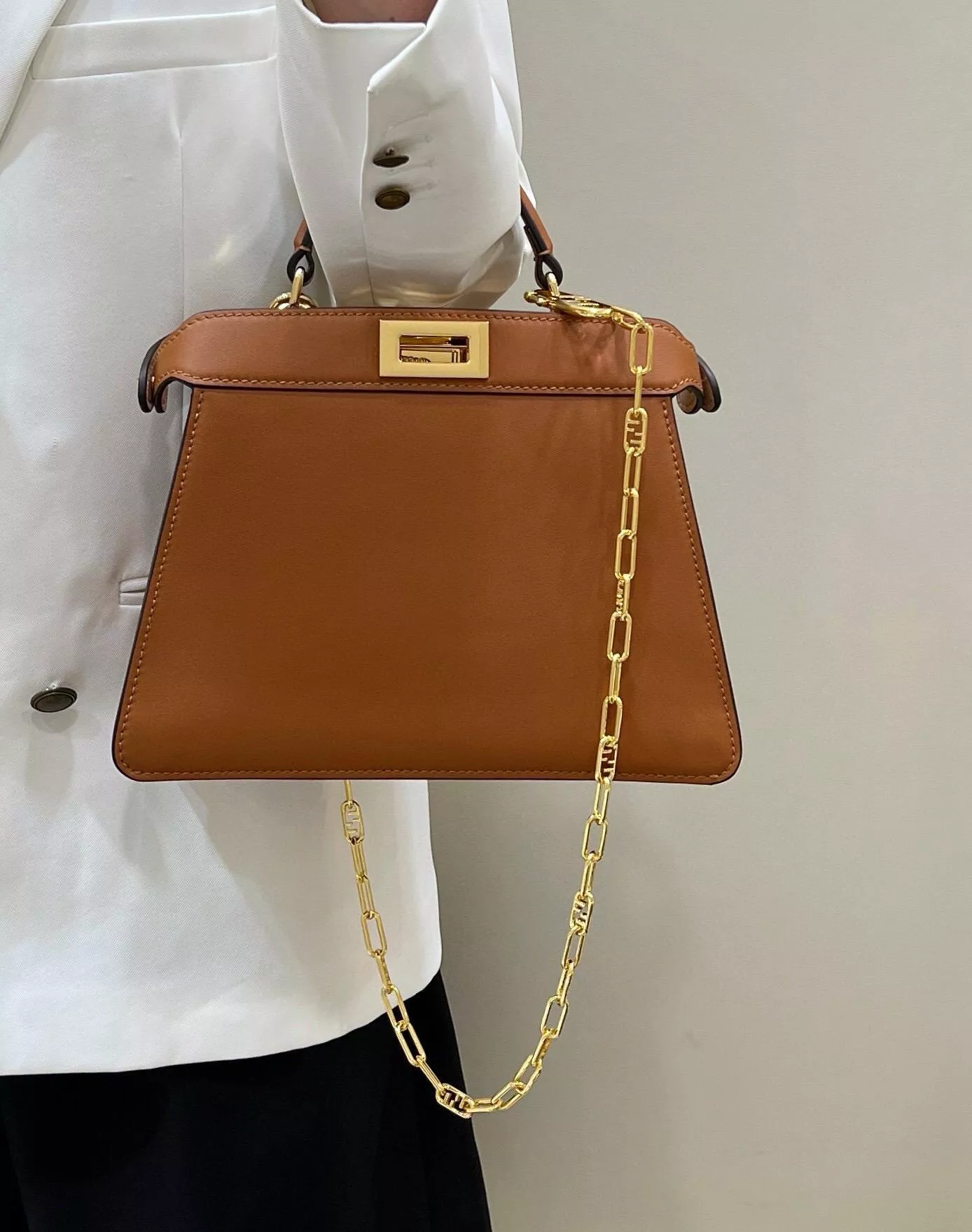 FENDI 經典Peekaboo I see U小號手袋 焦糖色 躲貓貓包 風琴包 27cm