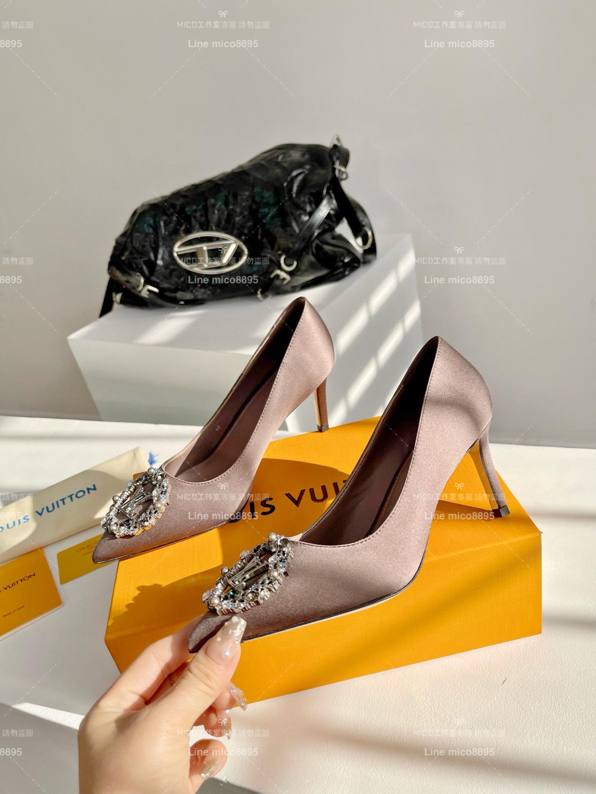 LV  Louis Vuitton  ｜Met系列 藕色 真絲鞋面 鞋頭水鑽/圓鑽釦 尖頭高跟鞋 單鞋 7cm 35-39（40、41、42定制不退換)