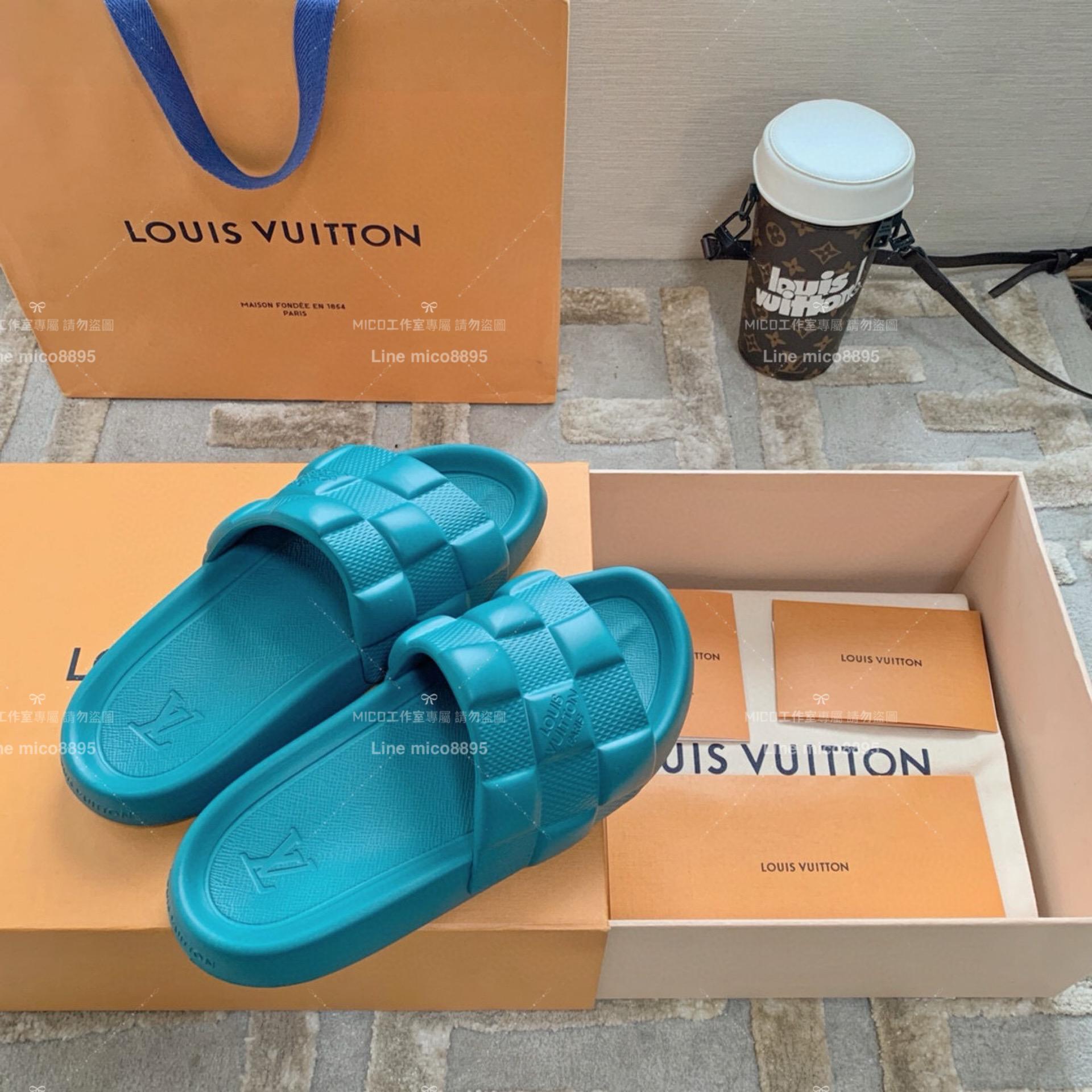 LV  Louis Vuitton ｜情侶款 🧑‍🤝‍🧑 Waterfront系列 藍綠色 3D壓花logo沙灘拖鞋 36-45