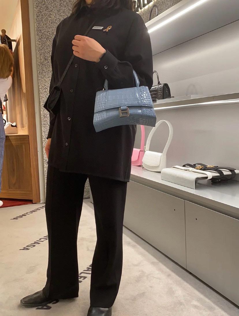 Balenciaga 霧霾藍銀釦 鱷魚壓紋皮革 搭配小羊皮內裏 沙漏包 XS 19cm