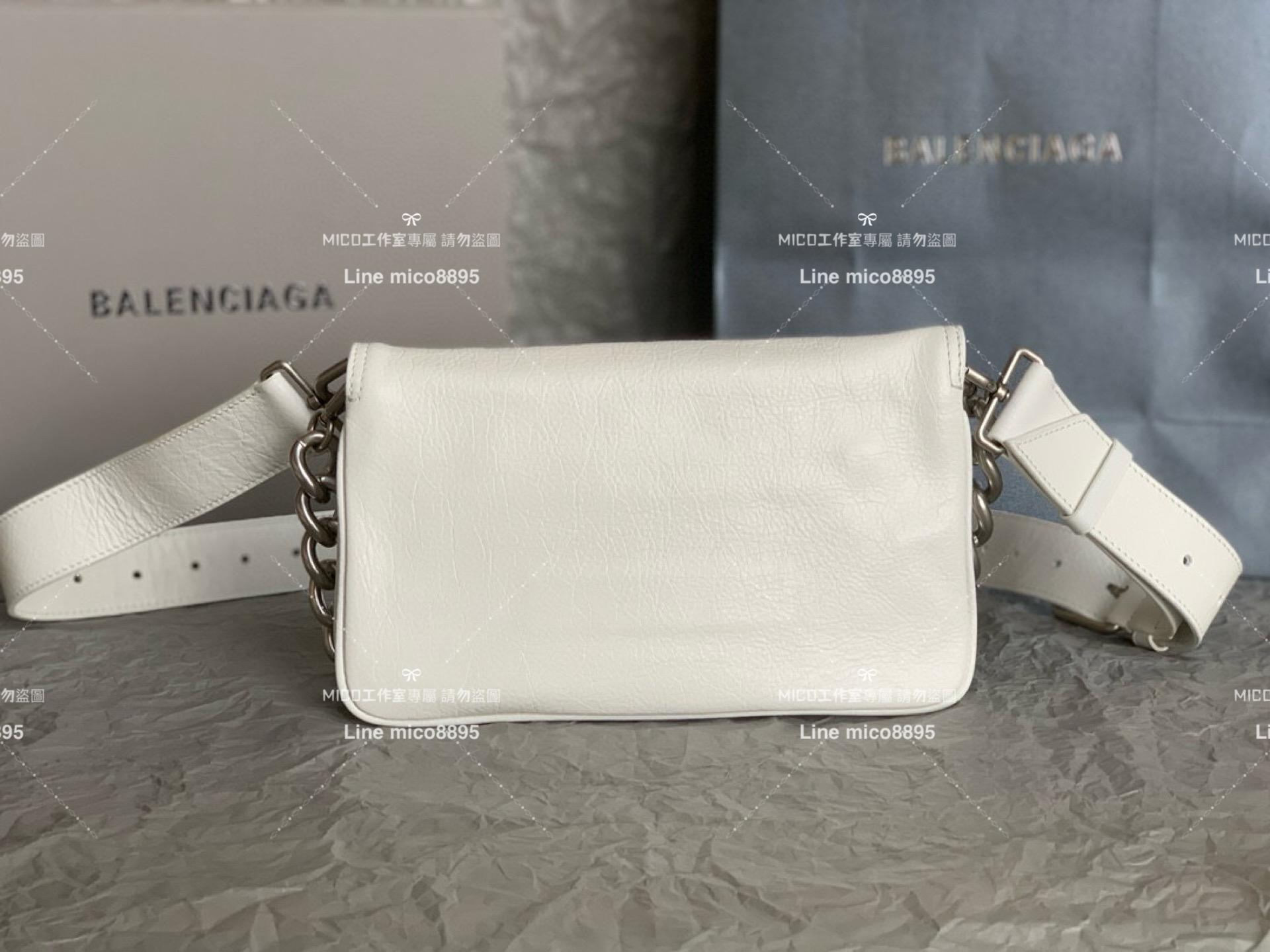 Balenciaga  白色皮革小號 23cm BB Soft 斜挎｜單肩包 男女同款 個性街頭潮流風格