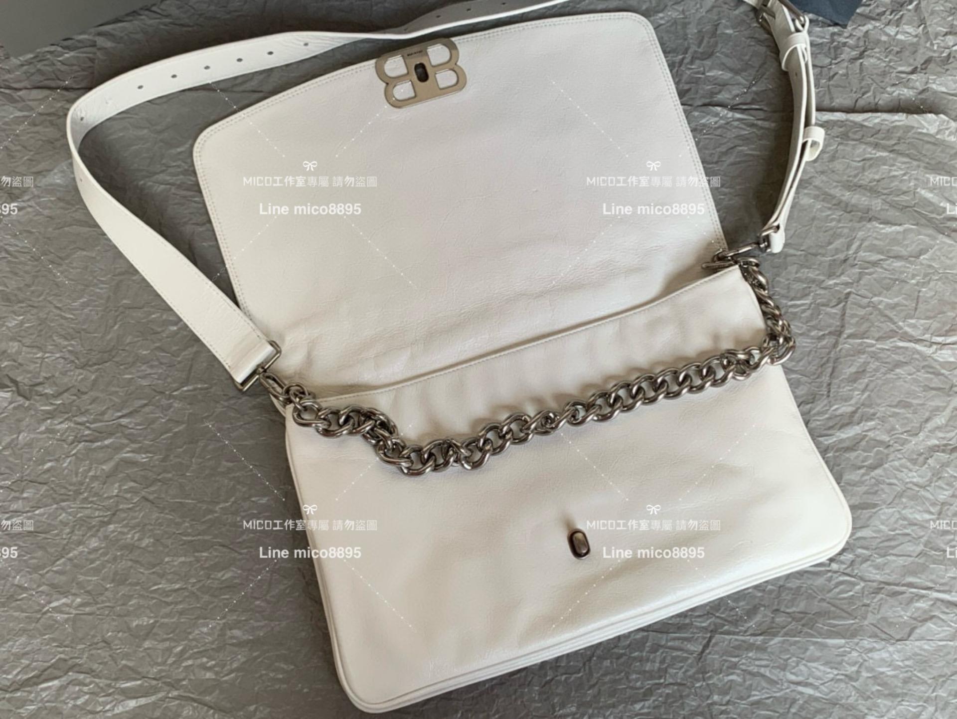 Balenciaga  白色皮革大號 36cm BB Soft 斜挎｜單肩包 男女同款 個性街頭潮流風格