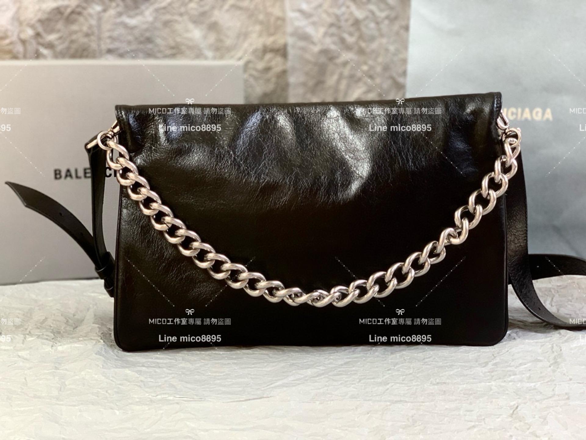 Balenciaga  白色皮革大號 36cm BB Soft 斜挎｜單肩包 男女同款 個性街頭潮流風格