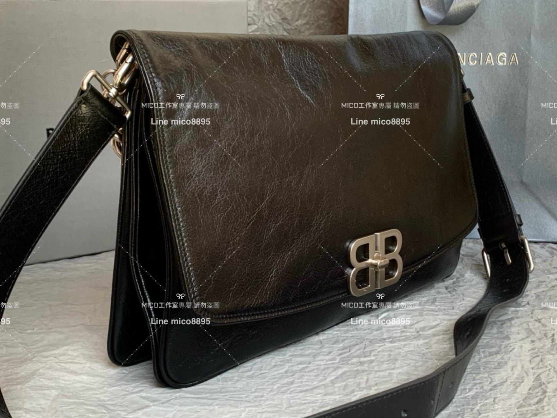 Balenciaga  白色皮革大號 36cm BB Soft 斜挎｜單肩包 男女同款 個性街頭潮流風格