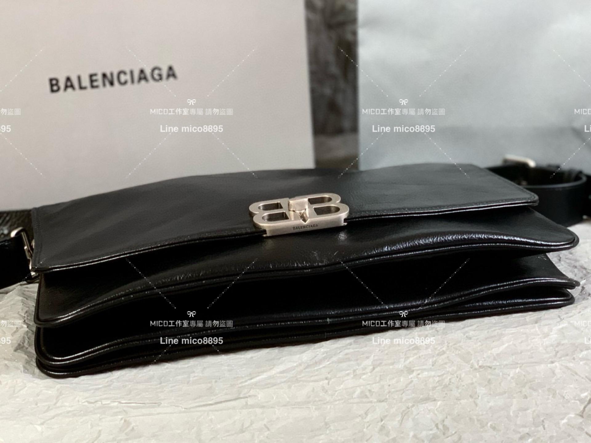 Balenciaga  白色皮革大號 36cm BB Soft 斜挎｜單肩包 男女同款 個性街頭潮流風格