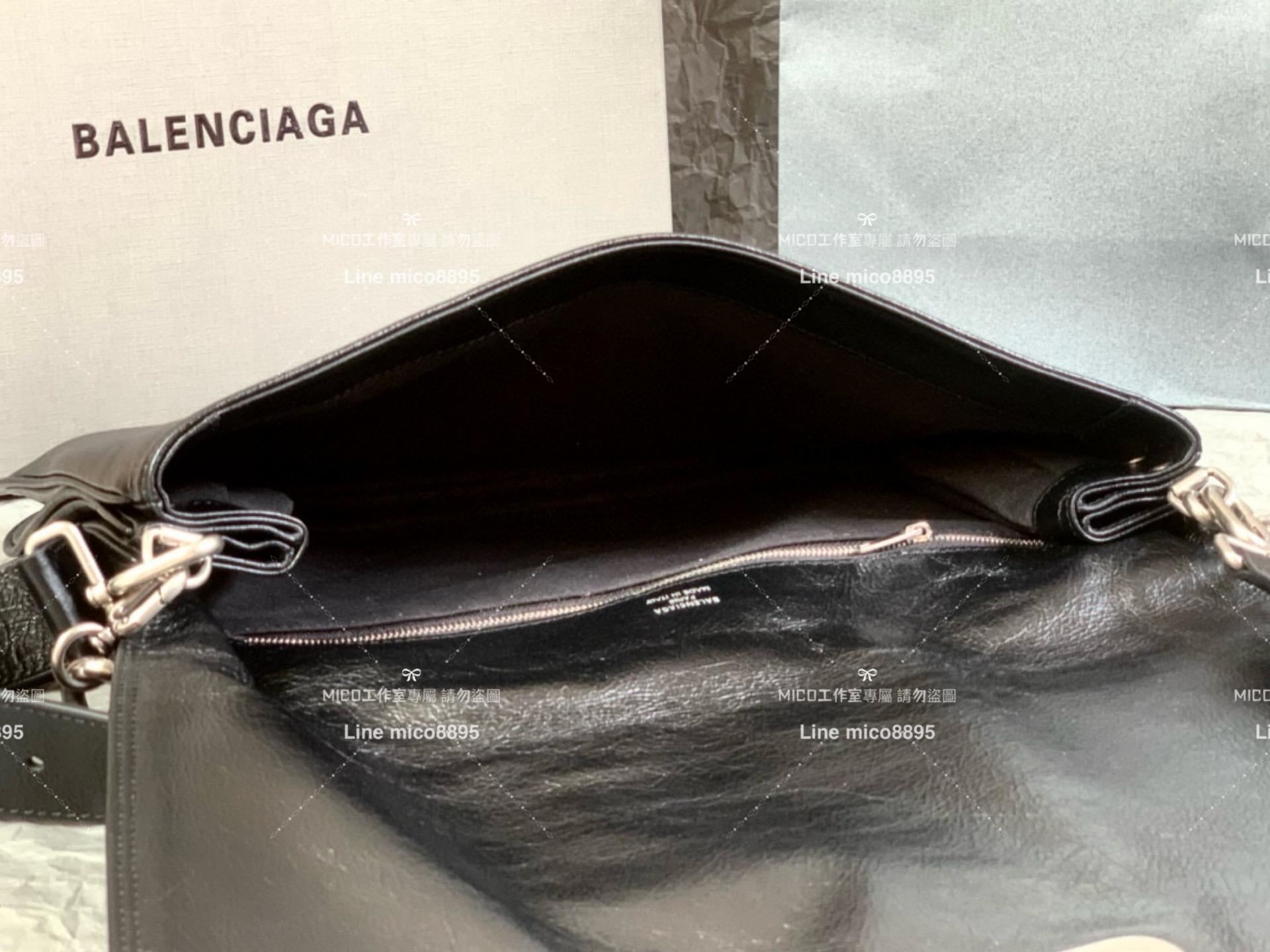 Balenciaga  白色皮革大號 36cm BB Soft 斜挎｜單肩包 男女同款 個性街頭潮流風格