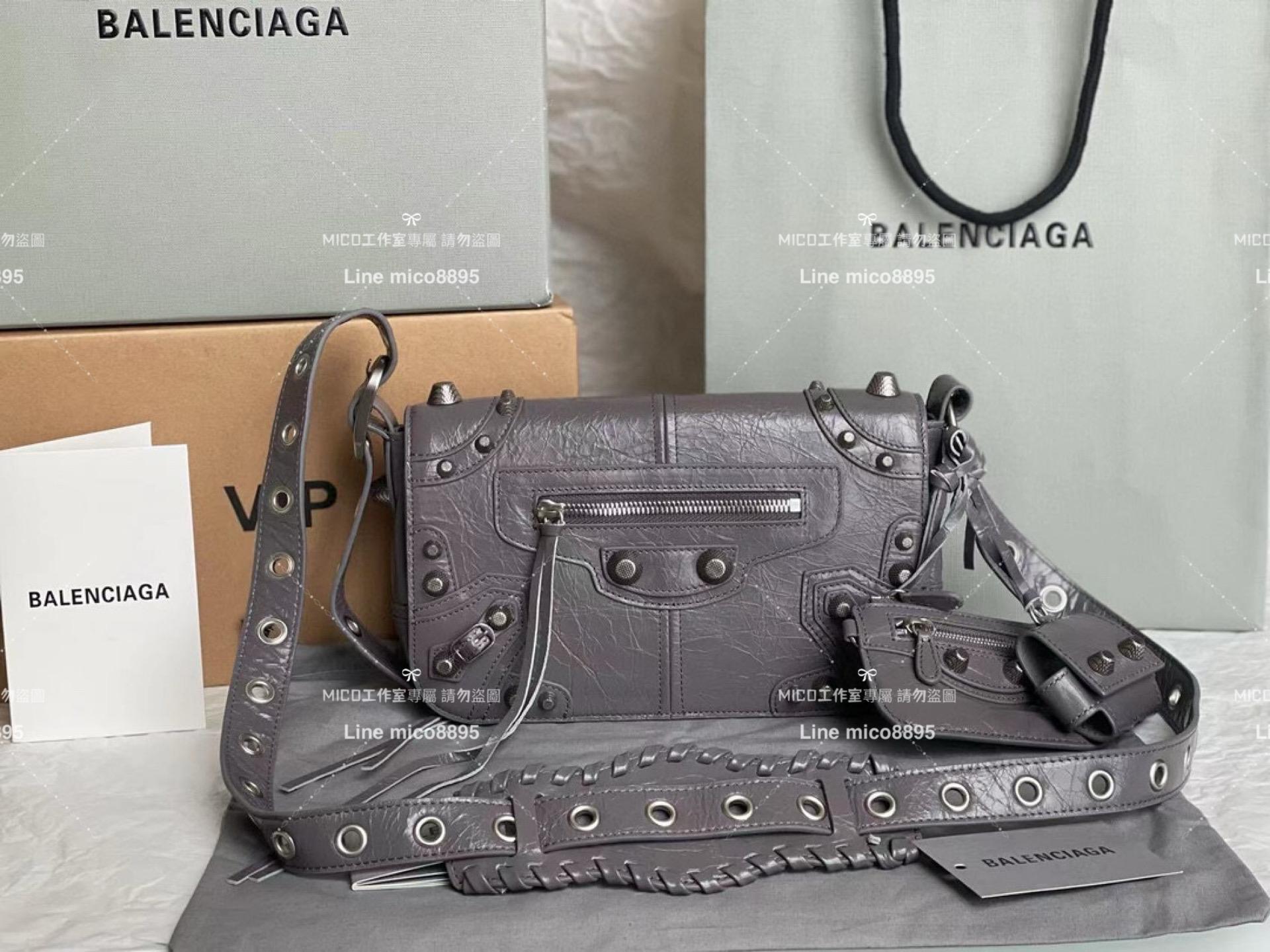 Balenciaga 巴黎世家 灰色 橫款相機機車包 男女同款 24cm 油蠟牛皮革材質