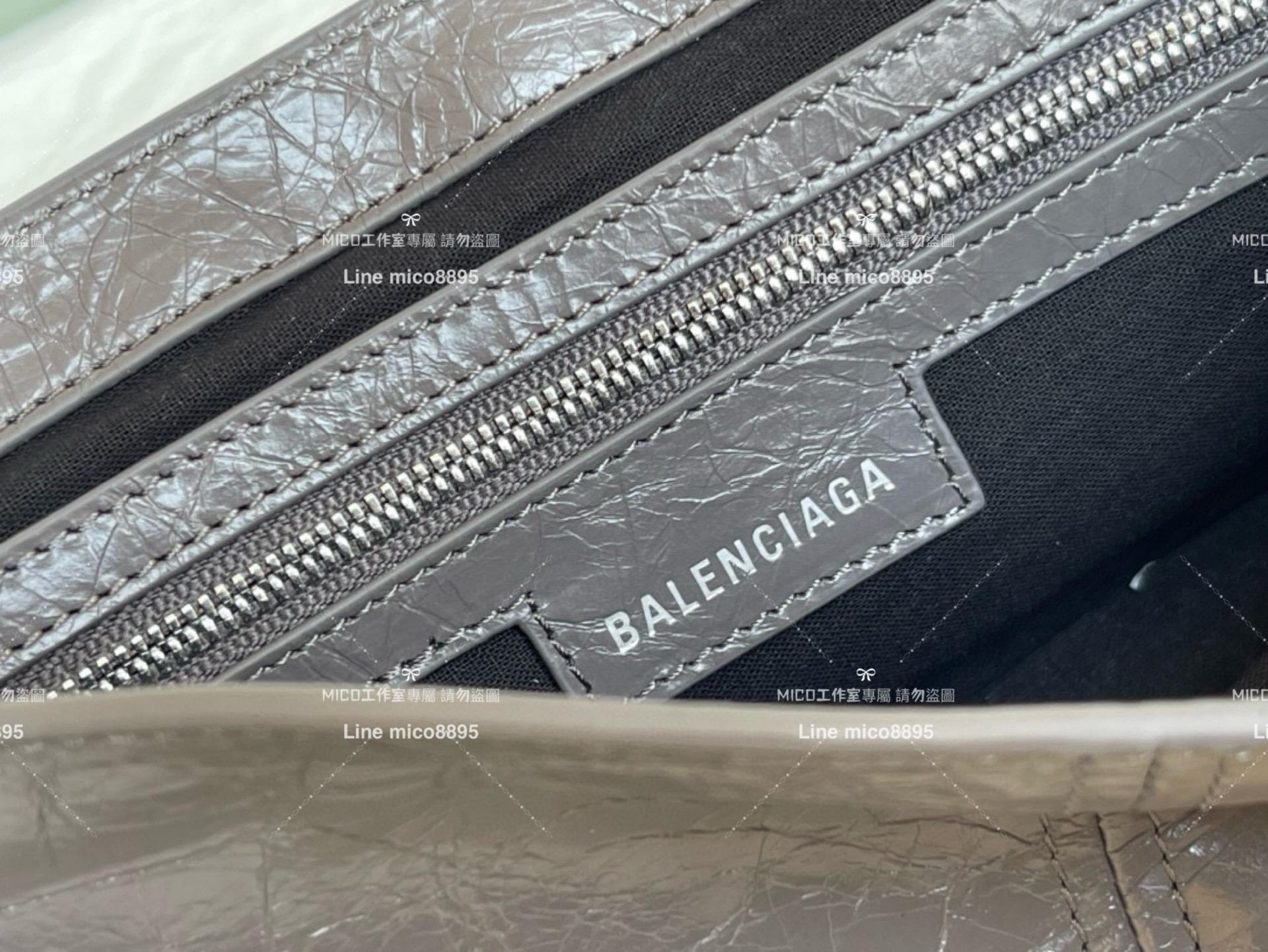 Balenciaga 巴黎世家 灰色 橫款相機機車包 男女同款 24cm 油蠟牛皮革材質