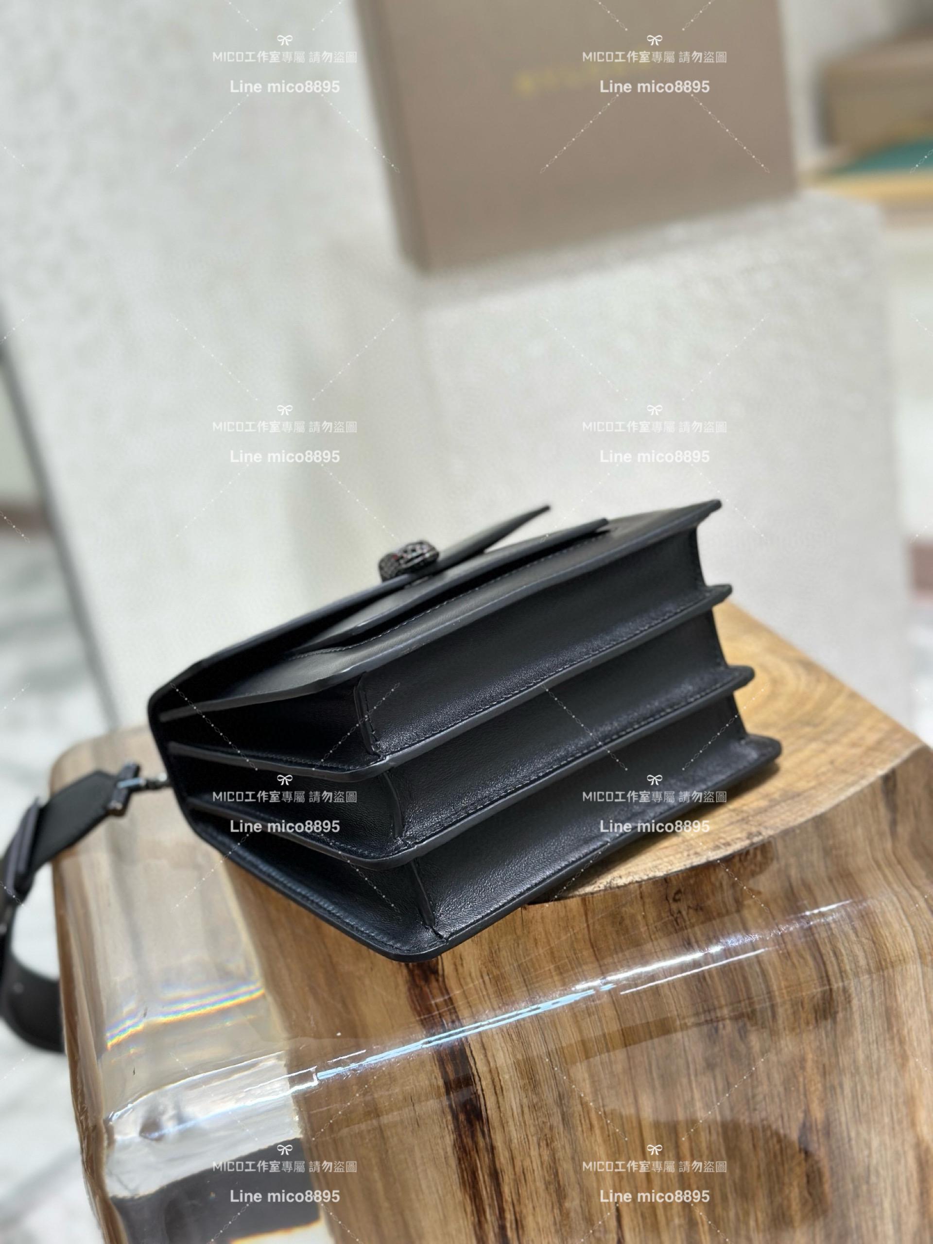 Bulgaria 寶格麗 All Black Serpenti Forever斜跨包 風琴包 18cm