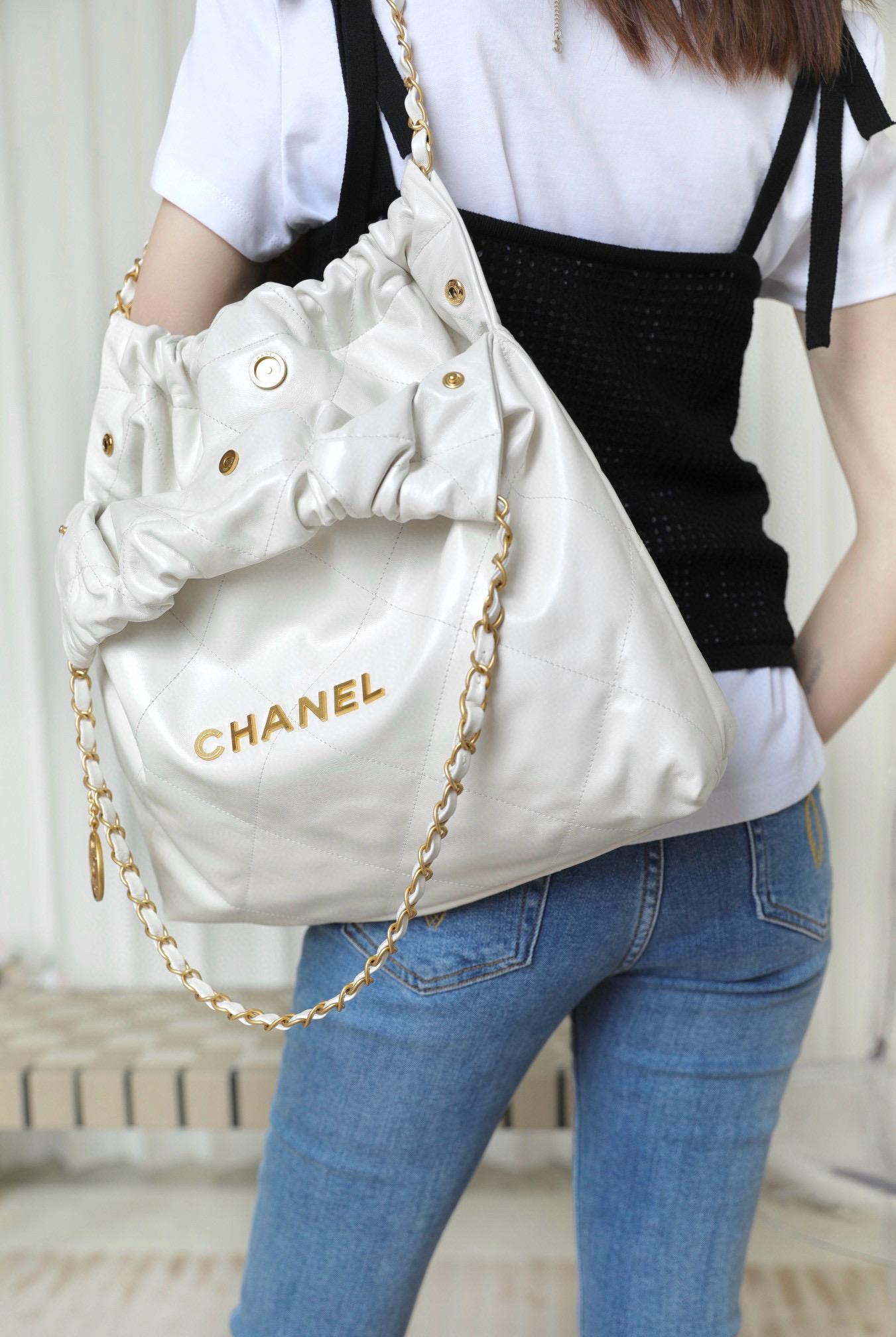 CHANEL 香奈兒 中號 白色/金釦 22Bag 22包 購物袋