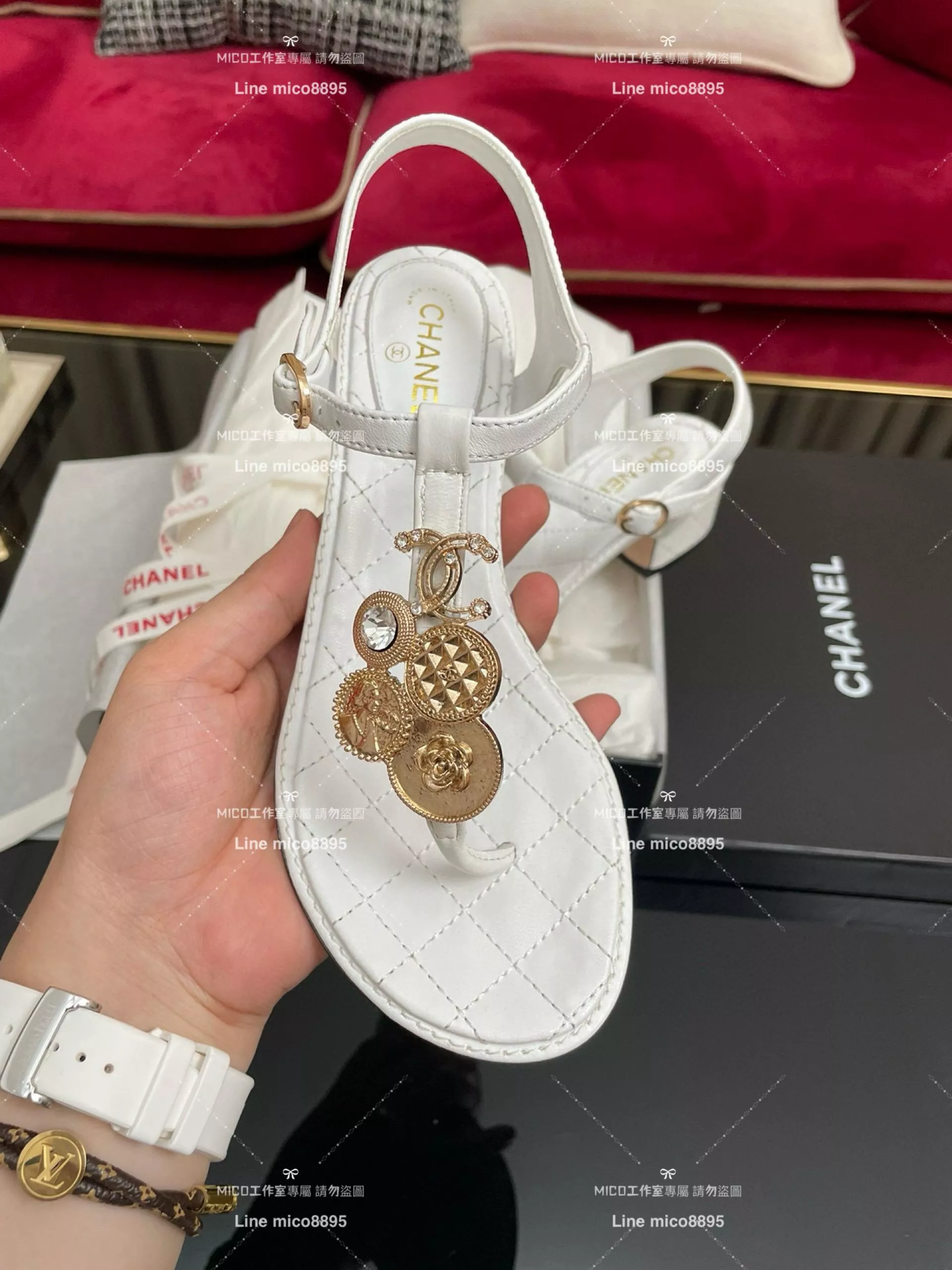 CHANEL 香奈兒 春夏 金幣款白色 真皮夾腳涼鞋 35-40