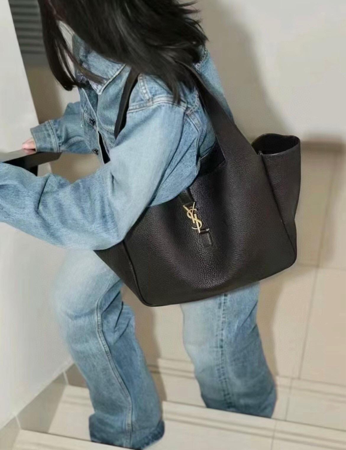 YSL 𝗦𝗮𝗶𝗻𝘁 𝗟𝗮𝘂𝗿𝗲𝗻𝘁 聖羅蘭 BEA Tote 柔軟鹿皮革托特包 尺寸：50*28*18cm