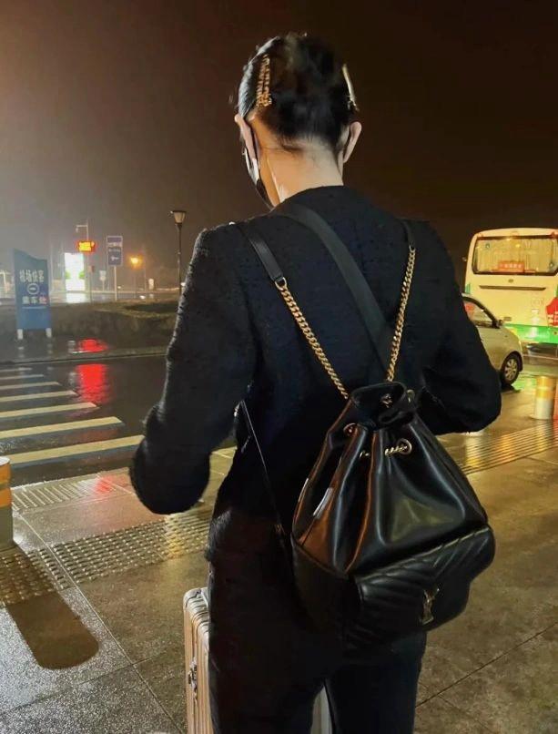 YSL 𝗦𝗮𝗶𝗻𝘁 𝗟𝗮𝘂𝗿𝗲𝗻𝘁 聖羅蘭 黑色 Joe Backpack 小羊皮後背包 22cm