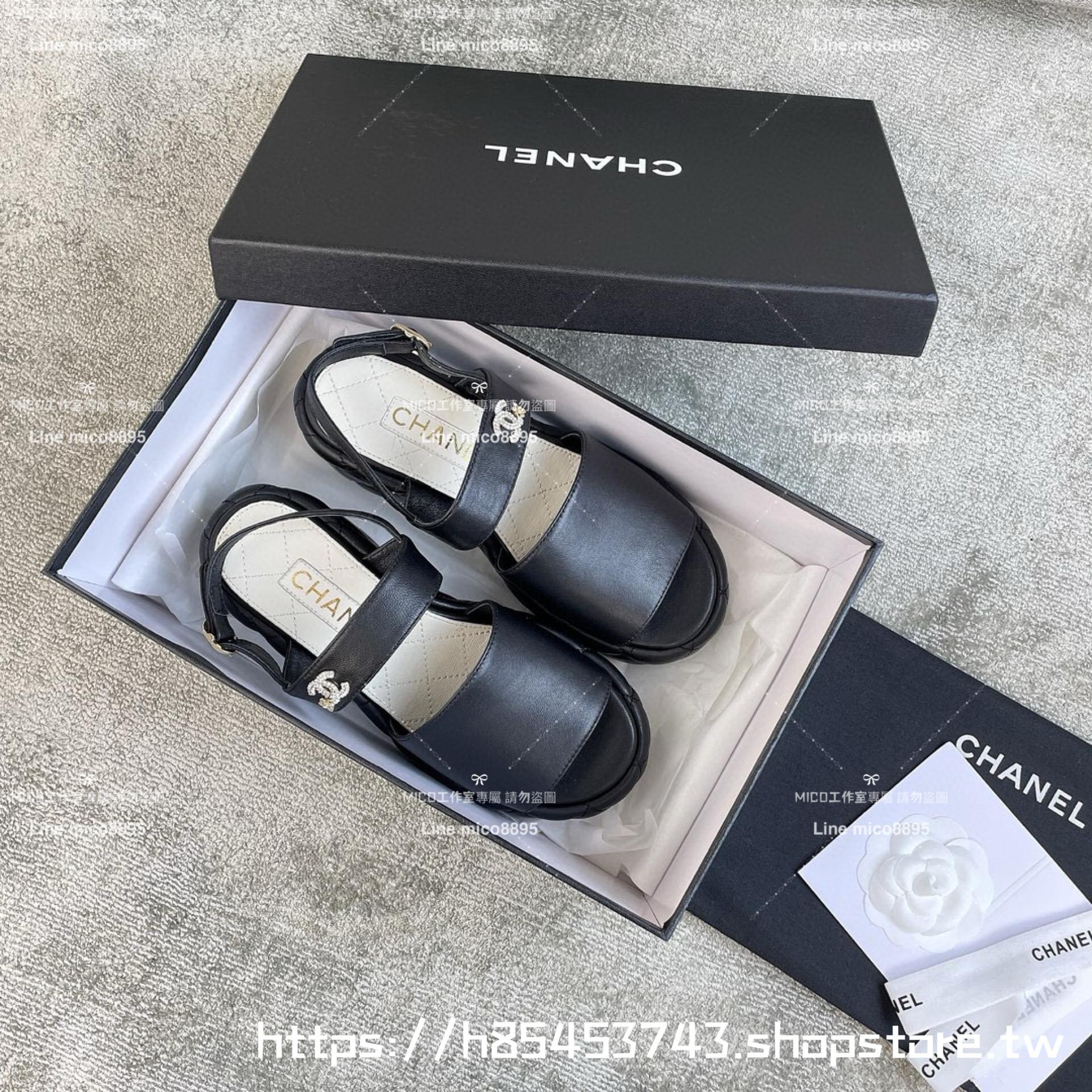 CHANEL 小香 黑色羊皮鞋面 復古坡跟一片式楔形涼鞋 7cm  35-40