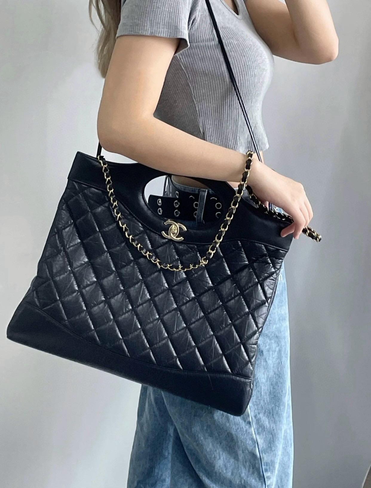 CHANEL 香奈兒 31Bag系列 黑色大號小牛皮 尺寸：𝟥𝟩*𝟥𝟫*𝟪 𝖼𝗆