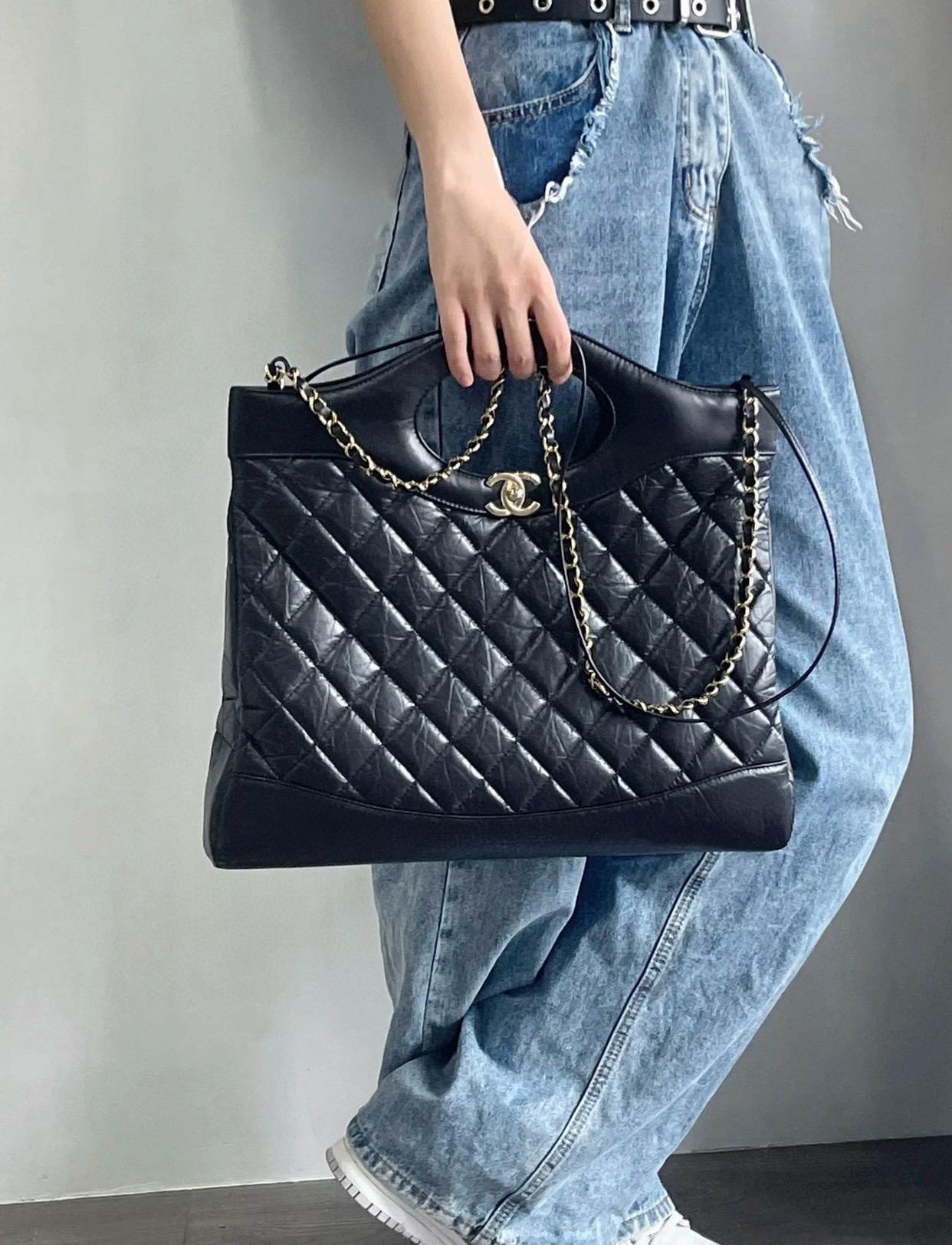 CHANEL 香奈兒 31Bag系列 黑色大號小牛皮 尺寸：𝟥𝟩*𝟥𝟫*𝟪 𝖼𝗆