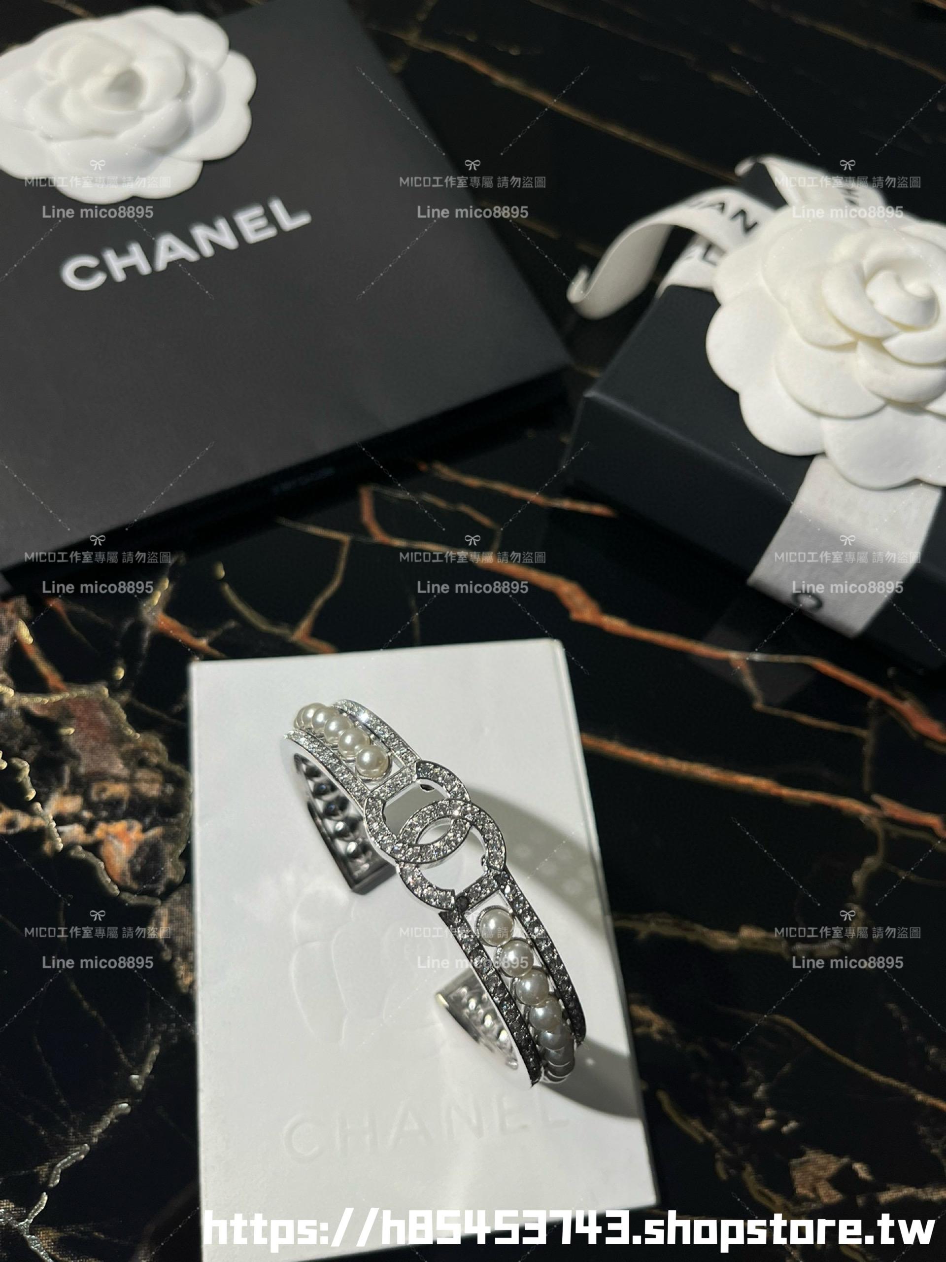 Chanel 小香 銀色雙排水鑽珍珠開口滿鑽雙C手鐲 施華洛世奇水鑽