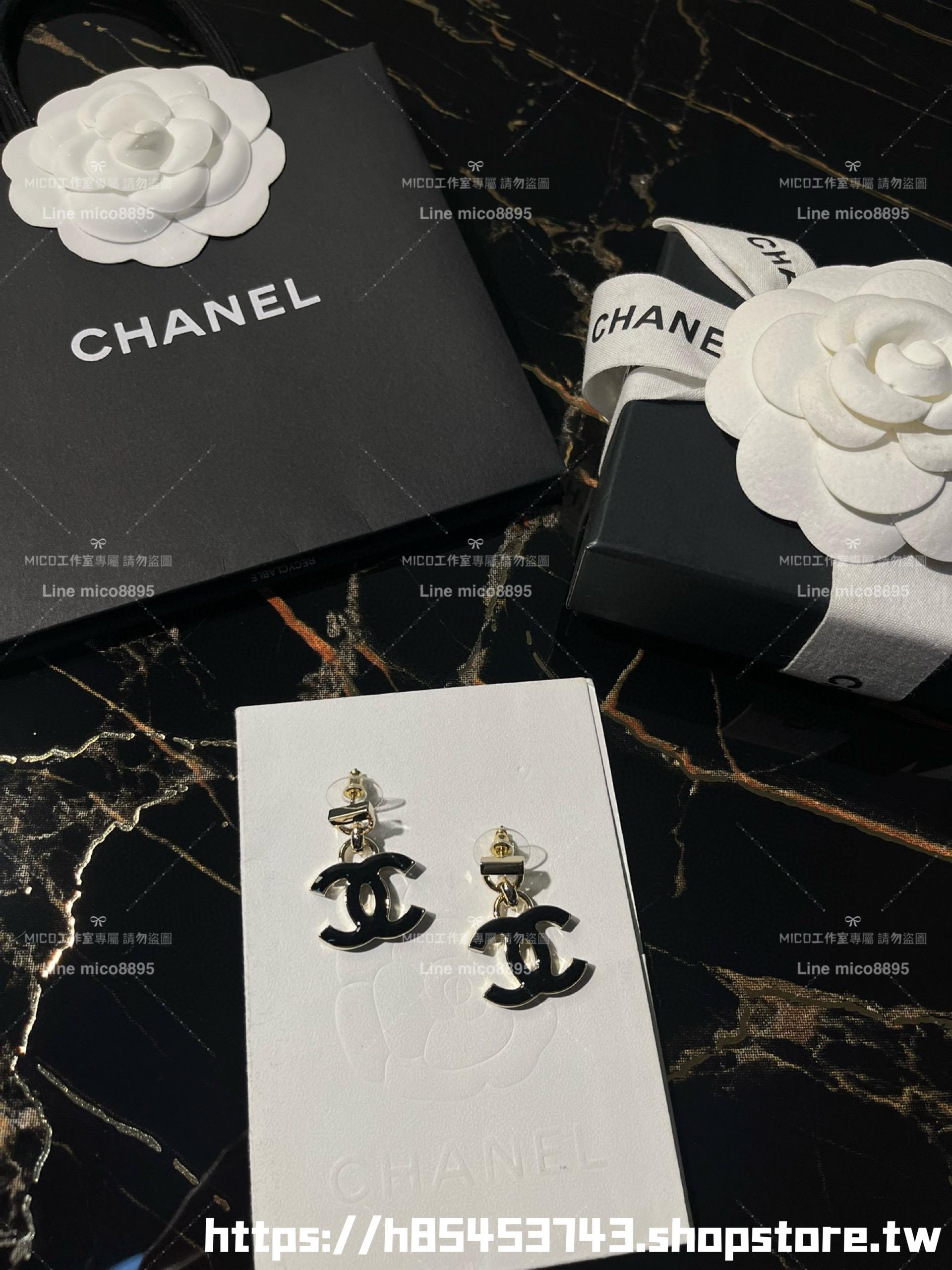 Chanel 小香 黑色琺瑯釉滴油金屬雙C耳釘