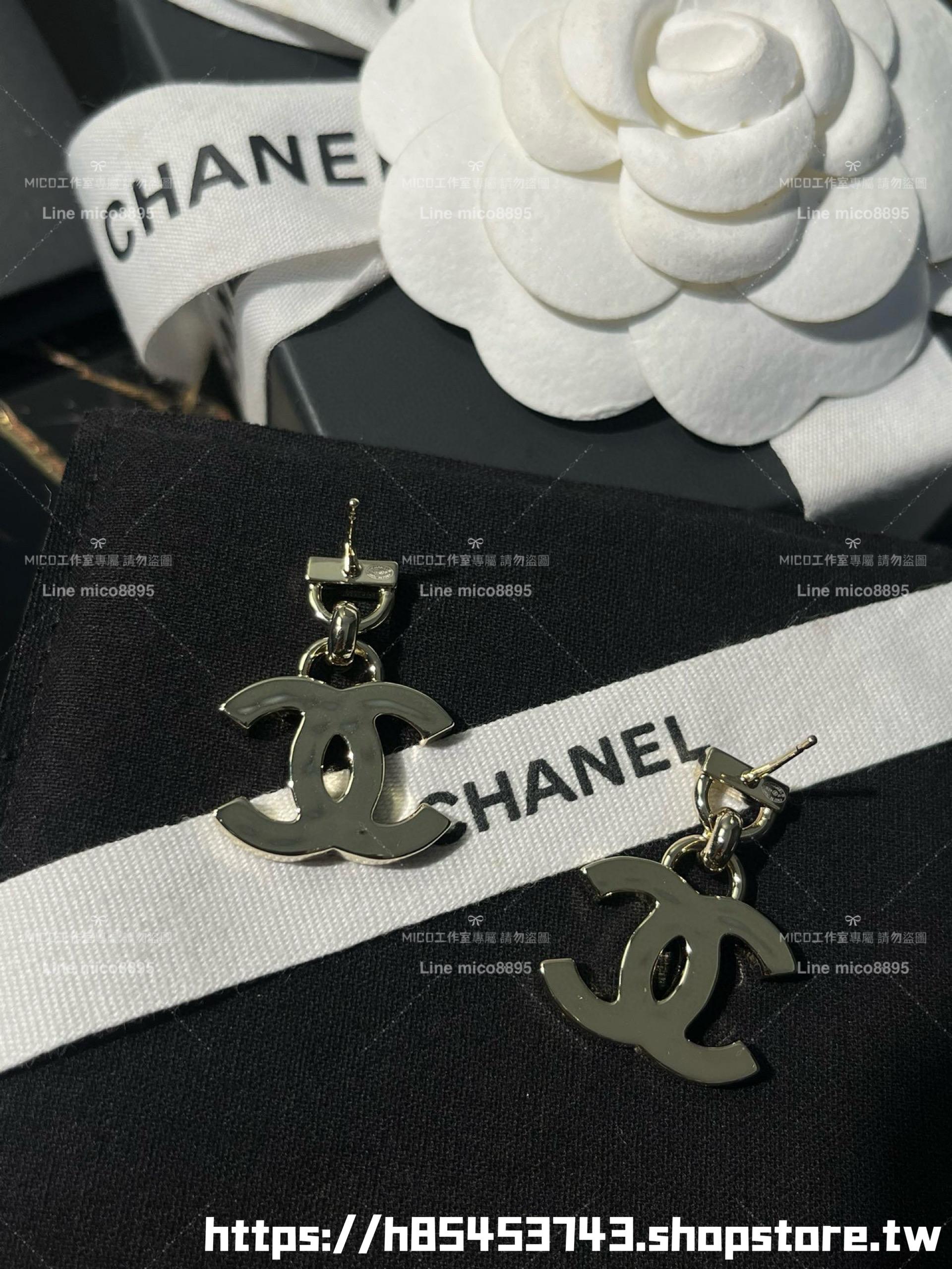 Chanel 小香 黑色琺瑯釉滴油金屬雙C耳釘