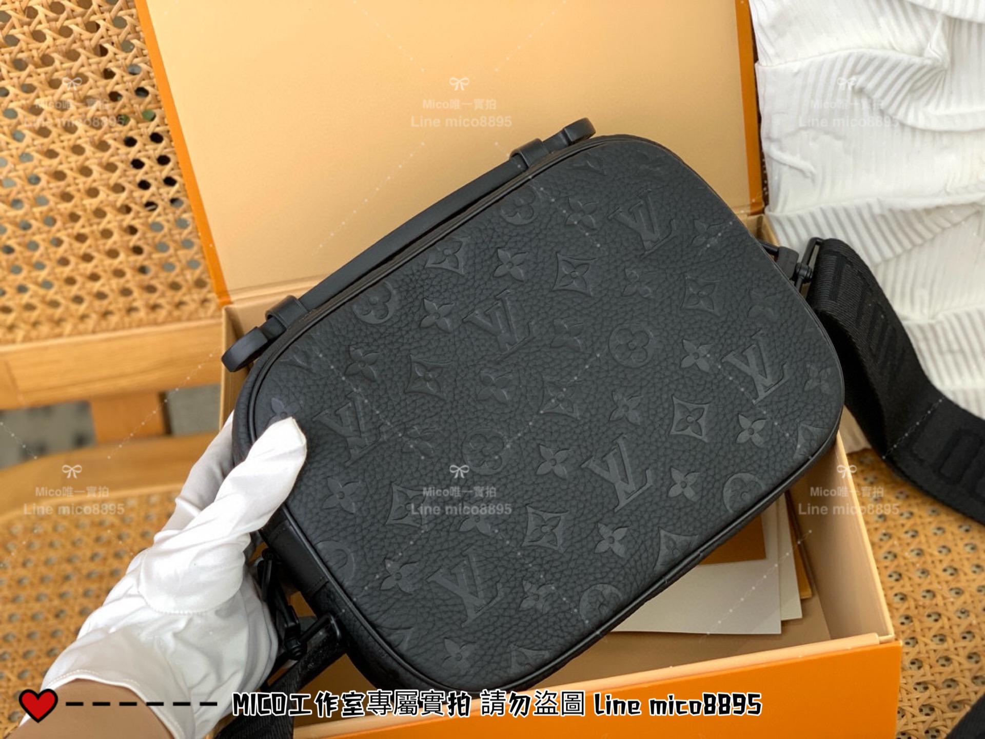 LV S LOCK 郵差包 m58489 克色（ 壓花）22cm