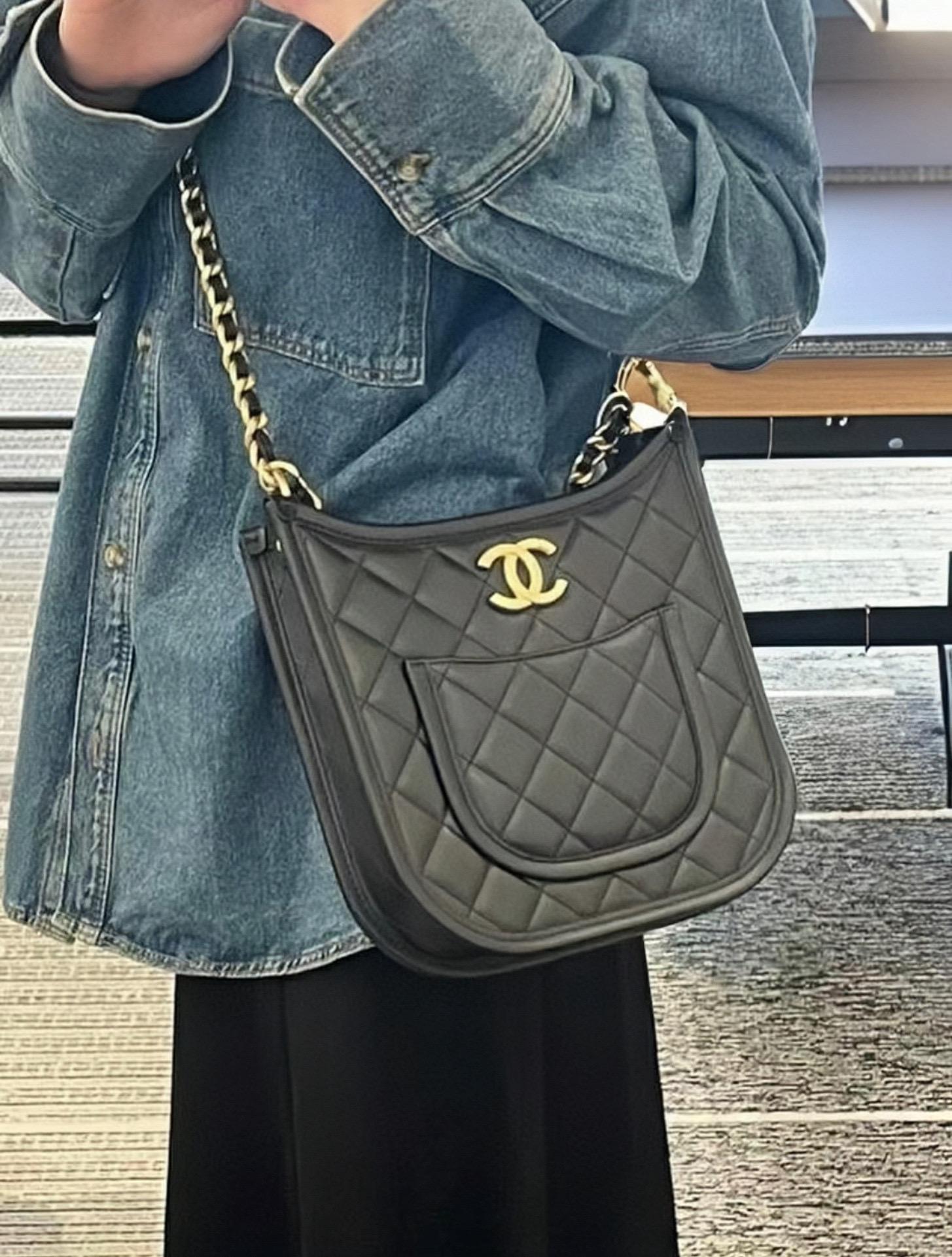 CHANEL 香奈兒 24s 大號 黑色魚子醬牛皮復古嬉皮包 HOBO包 尺寸：𝟤𝟦*𝟤𝟤*𝟨 𝖼𝗆