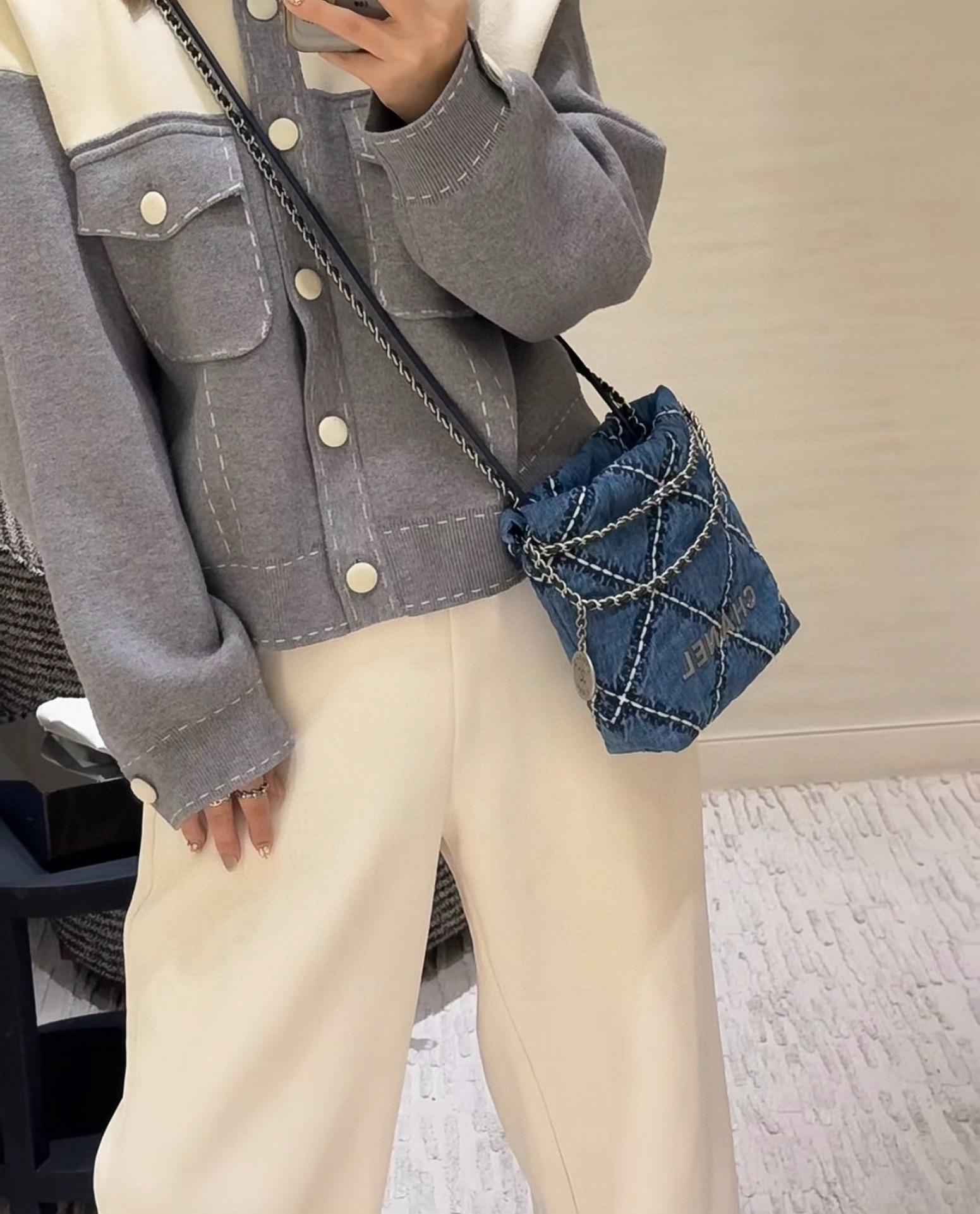 CHANEL 香奈兒 24p 季節限量款 丹寧牛仔mini22Bag斜跨包 迷你小包 20*19cm