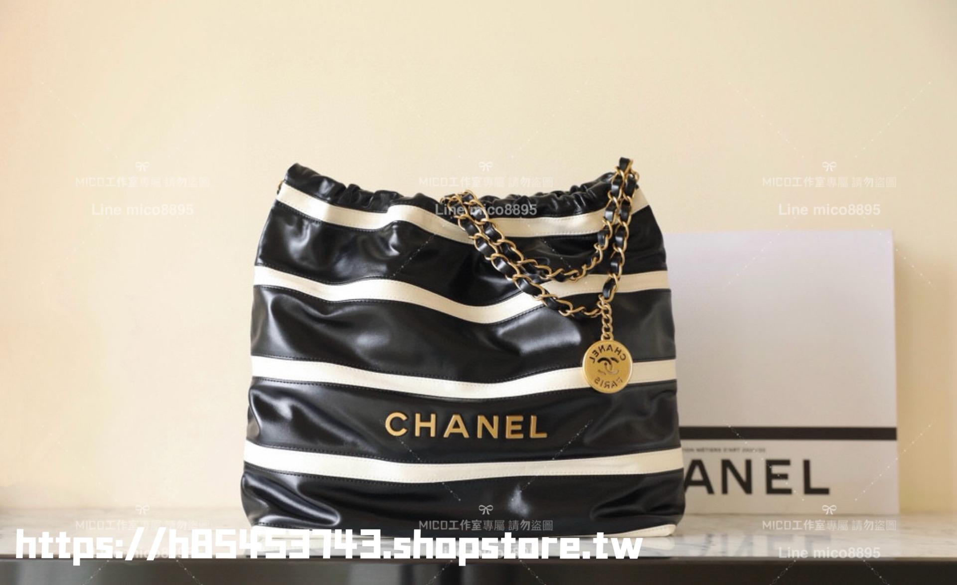 CHANEL 香奈兒 24s 季節限量款 小牛黑底白色條紋22包 小號 22Bag垃圾袋 托特包 35cm