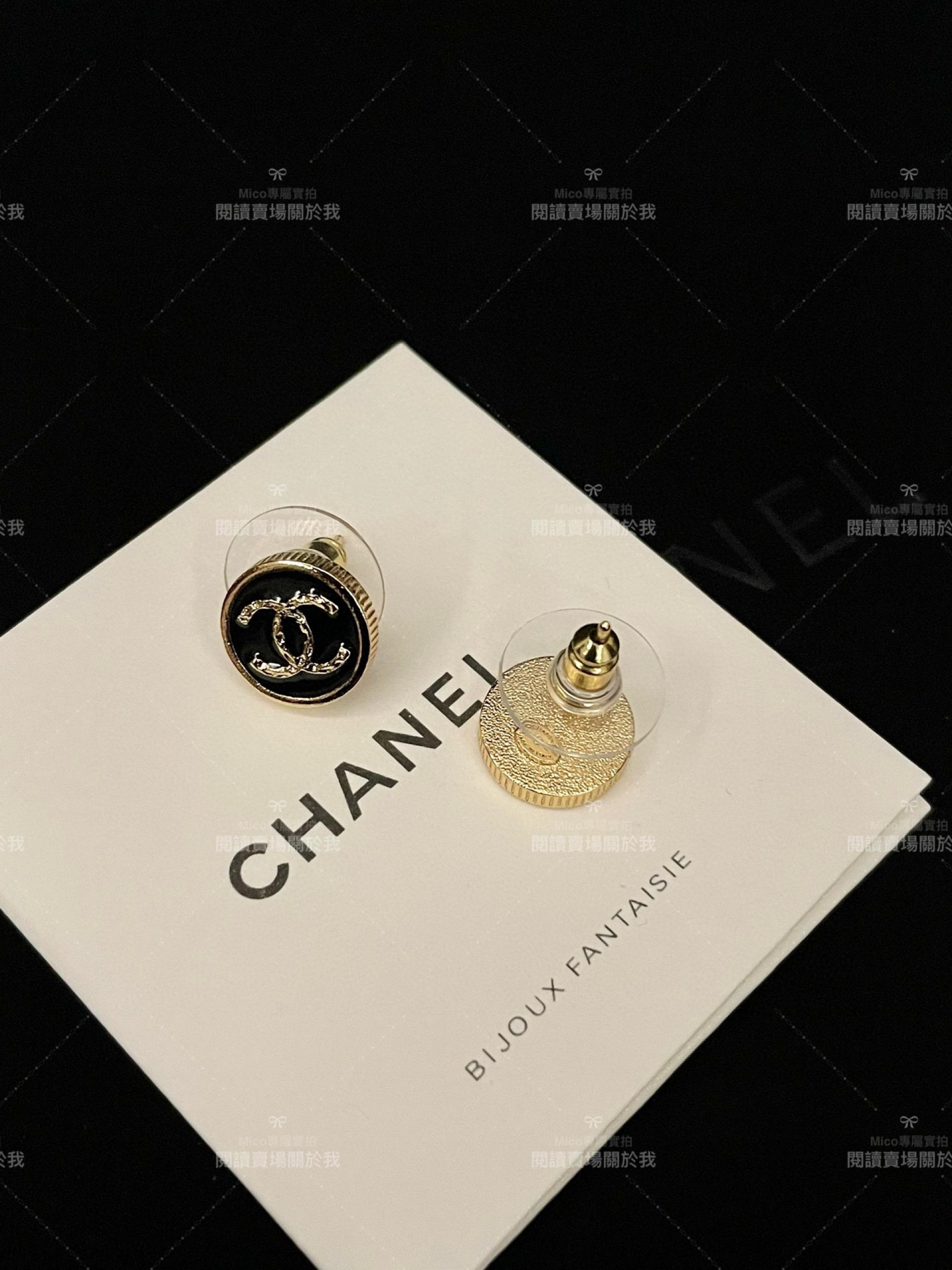 CHANEL 小香 超迷你黑色熔岩金雙C耳釘 耳環