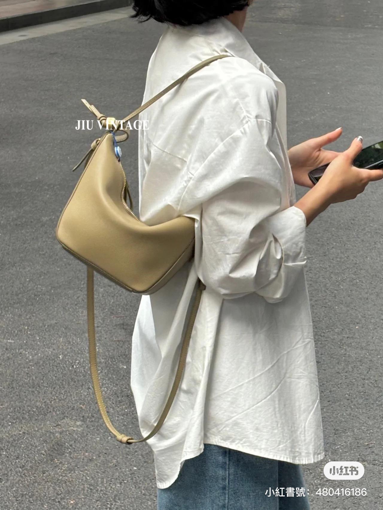 Loewe 泥土綠 Mini Hammock Hobo bag 小牛皮 可調節長短 可斜跨肩背 28cm （寬肩帶/吊飾另配）