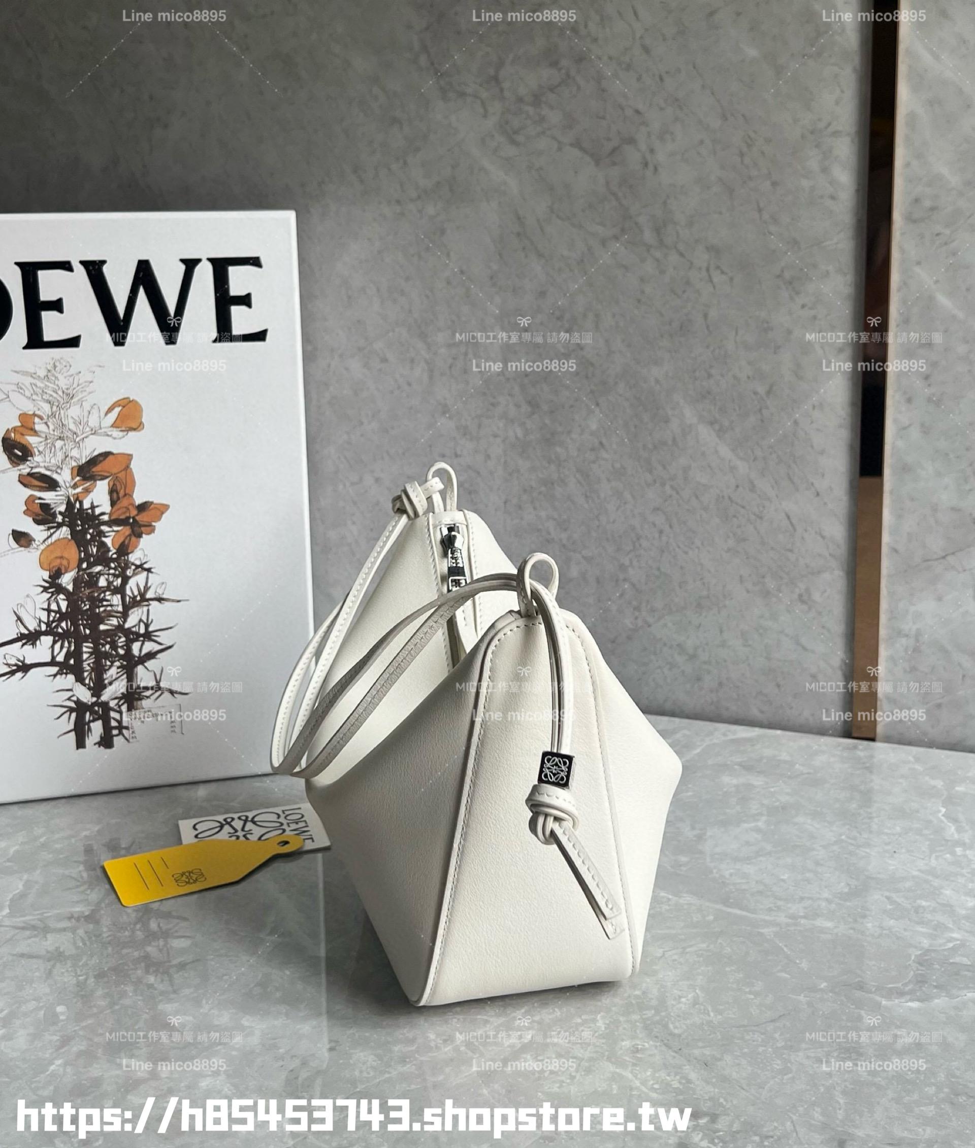 Loewe 白色 Mini Hammock Hobo bag 小牛皮 可調節長短 可斜跨肩背 28cm